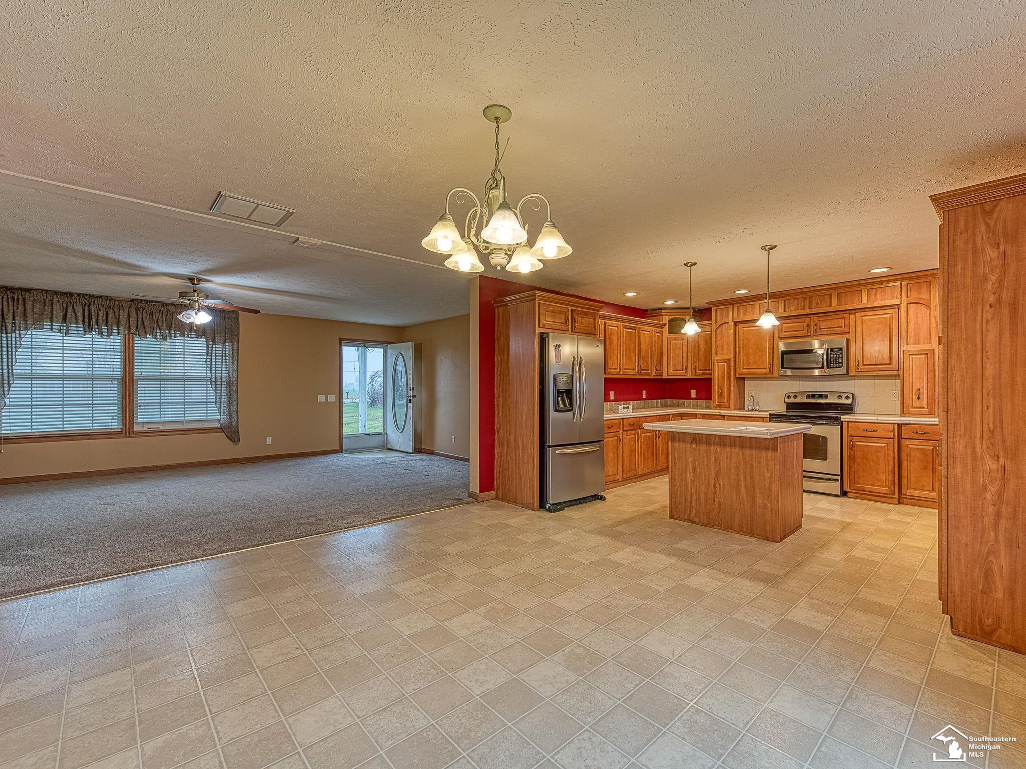 7052 Bluebush Road