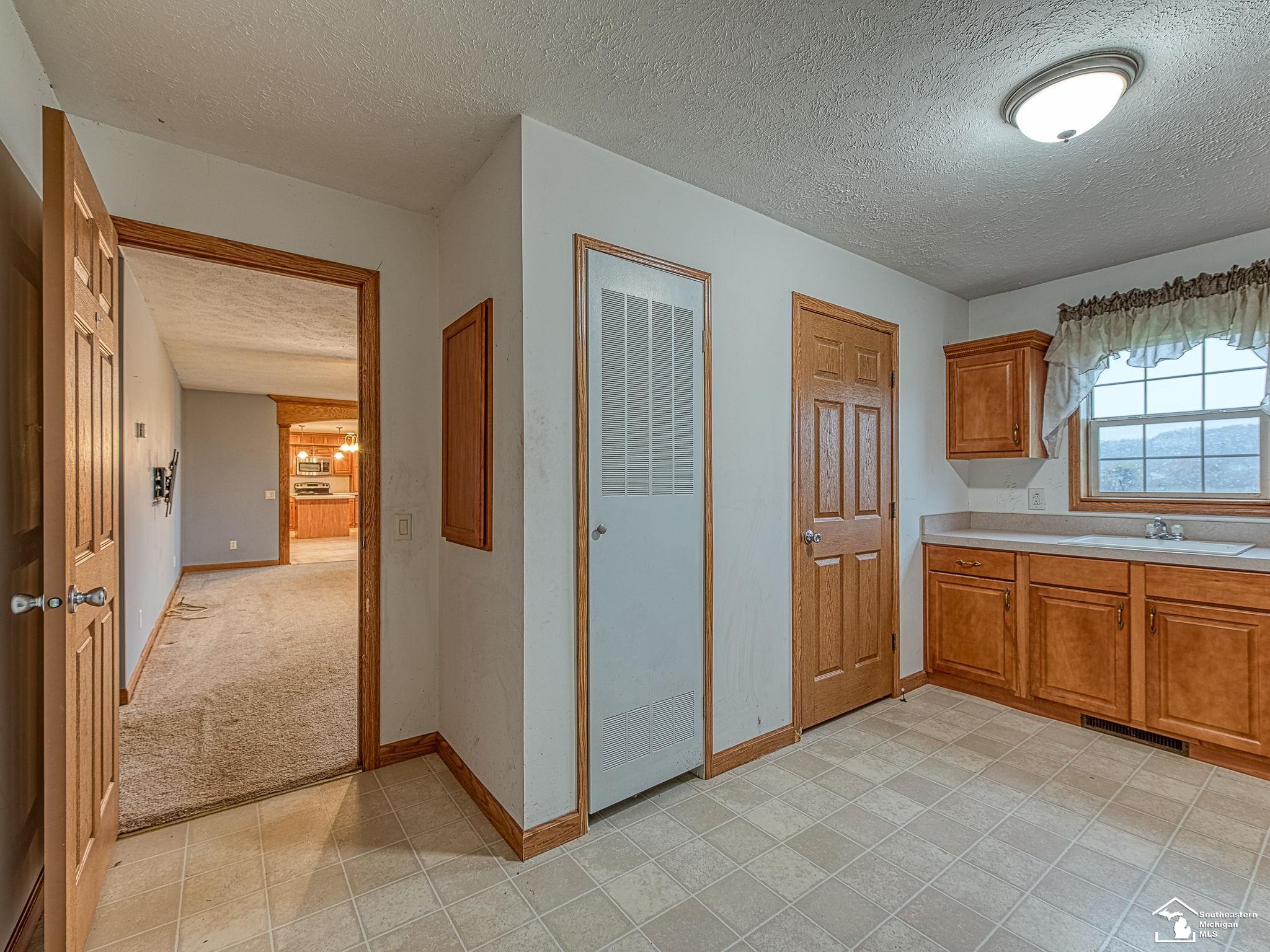 7052 Bluebush Road