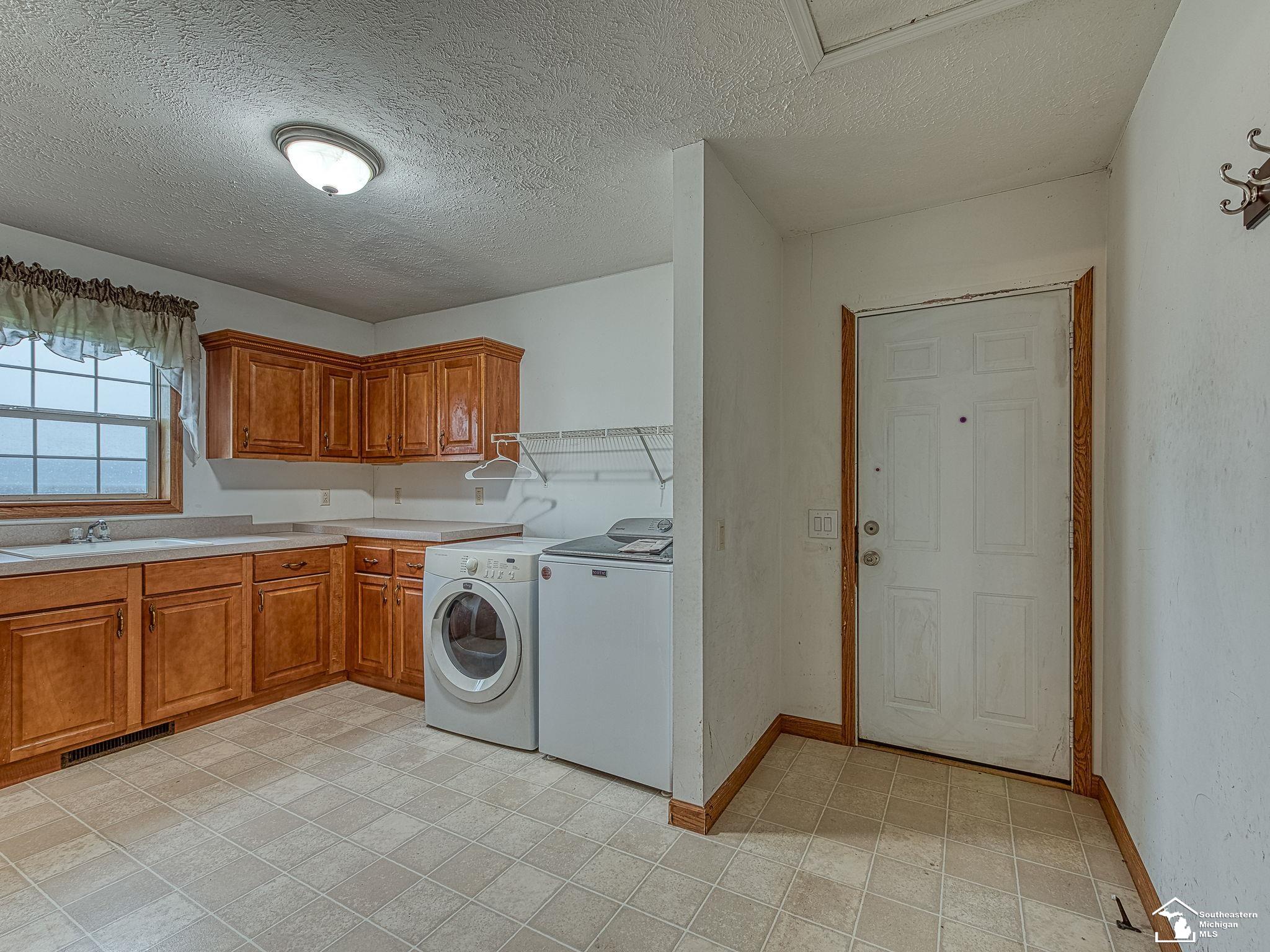 7052 Bluebush Road