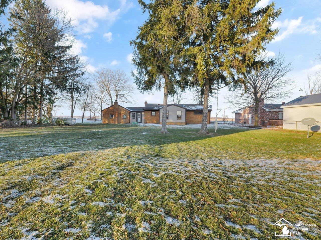 687 W Samaria Road