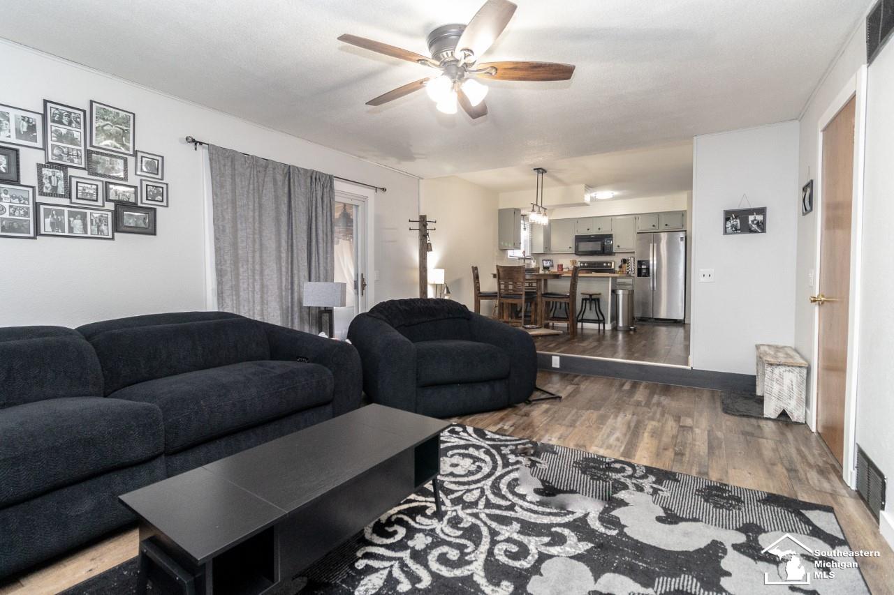 7740 Seneca Trail