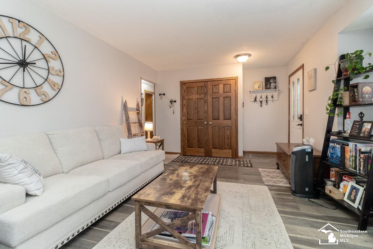 7740 Seneca Trail