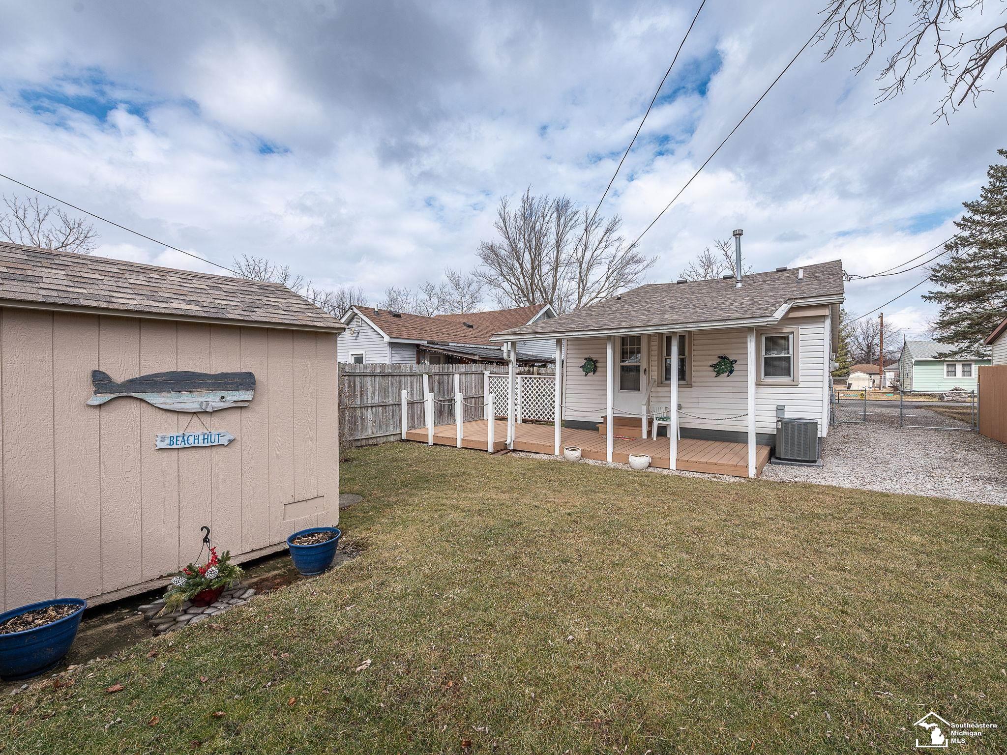 3218 Maplewood Street