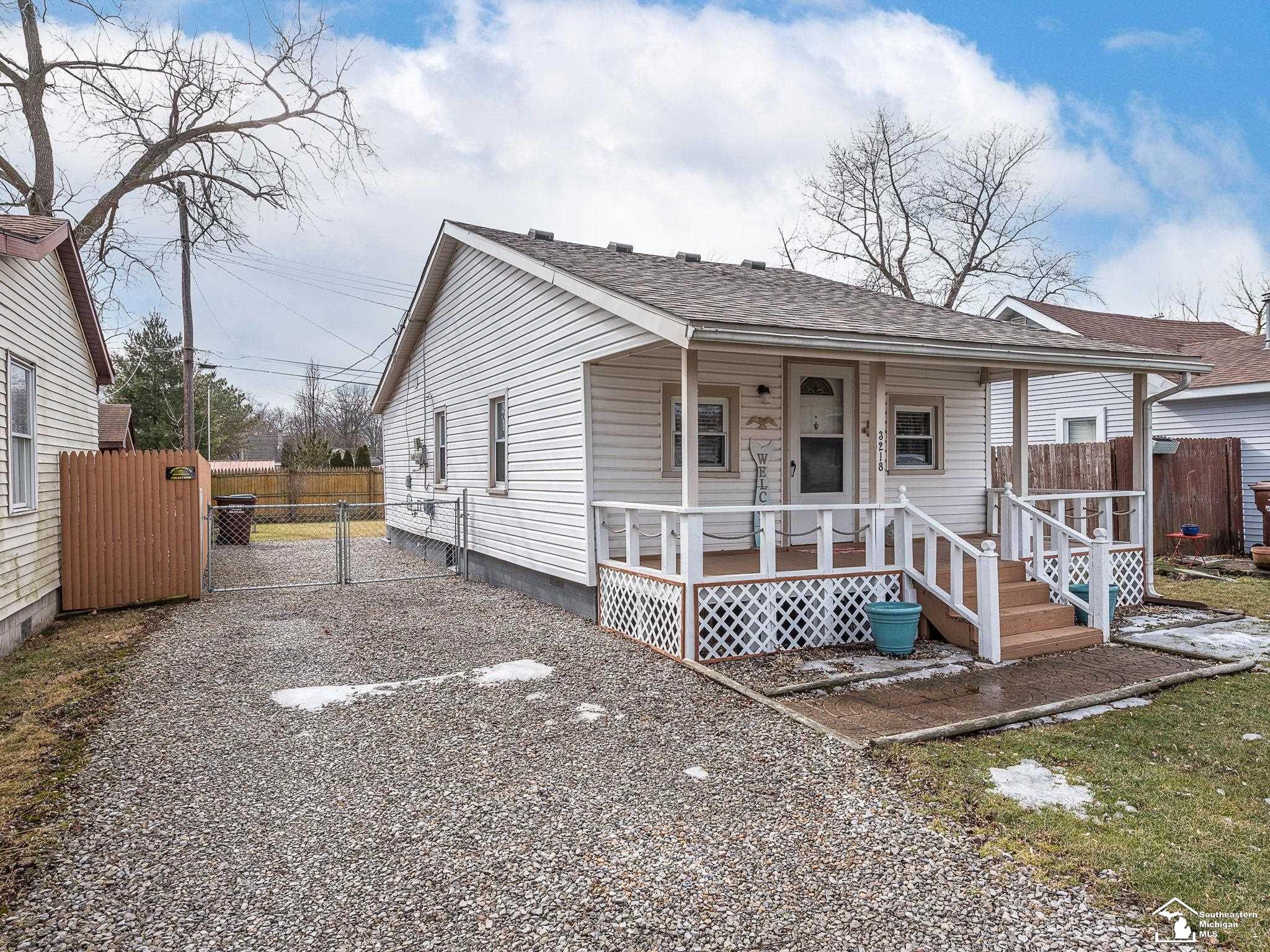 3218 Maplewood Street