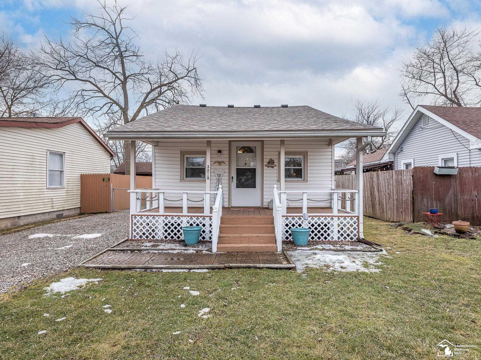 3218 Maplewood Street