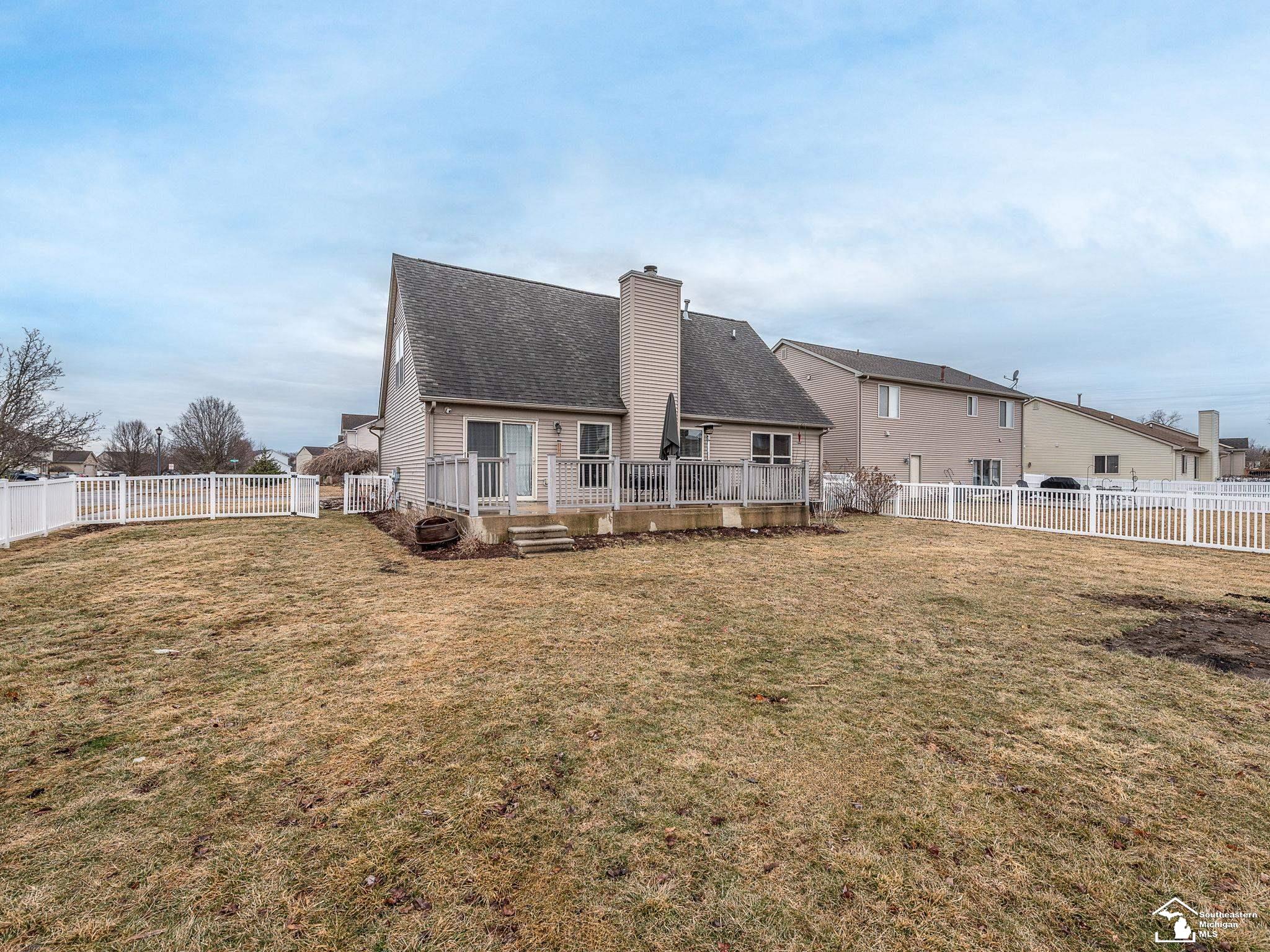 9107 Newport Creek
