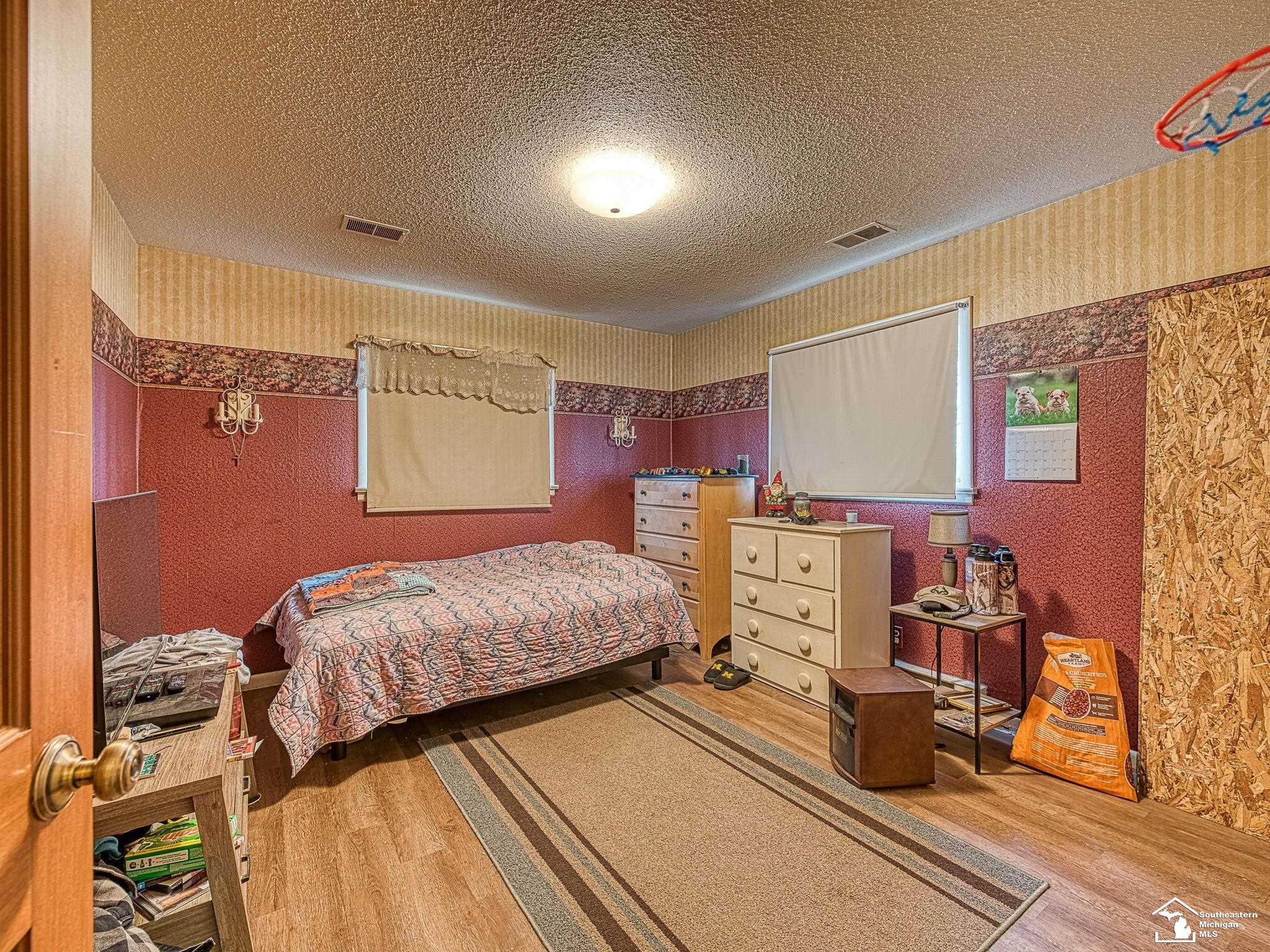 884 W Albain Road
