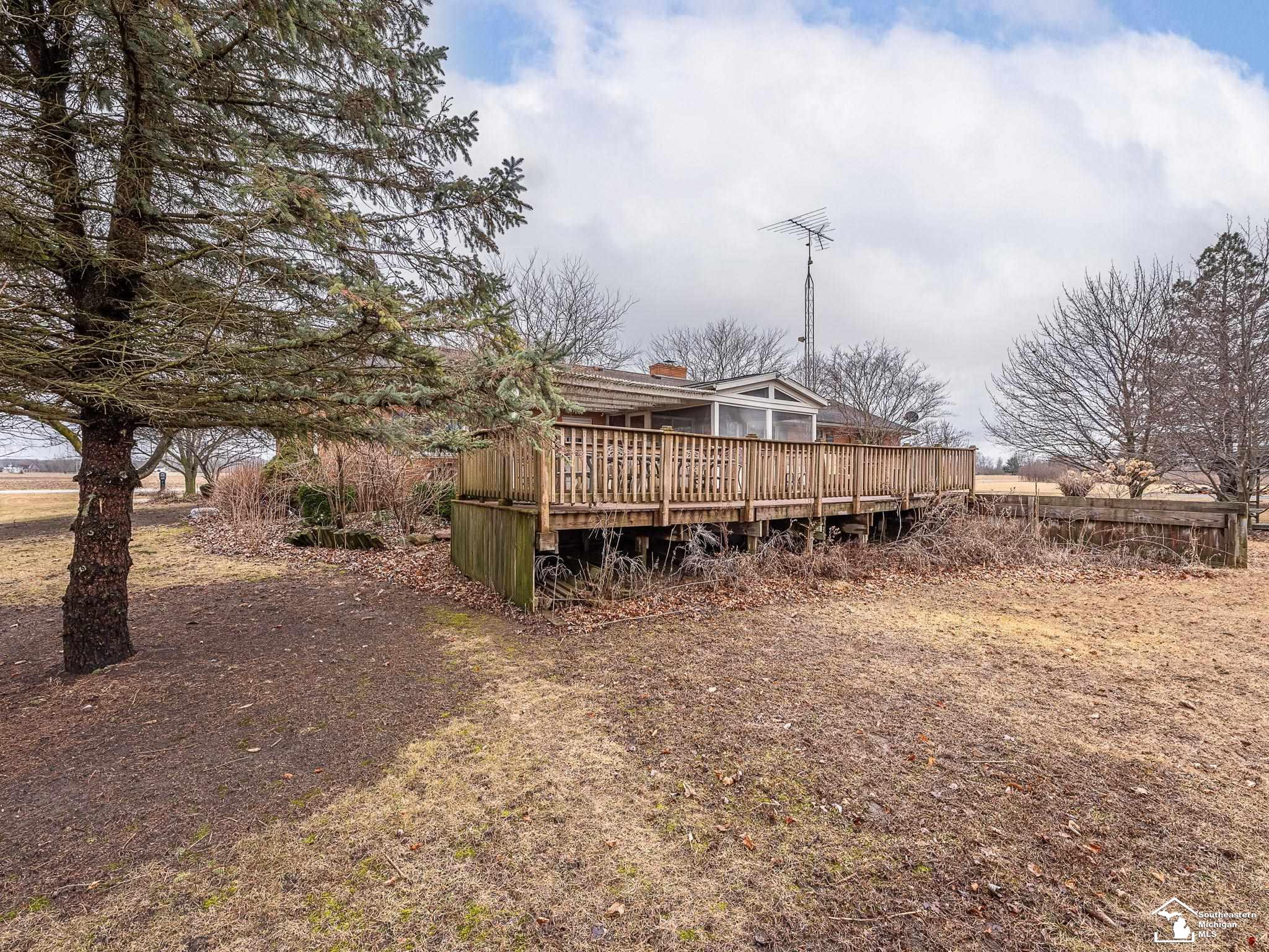 884 W Albain Road