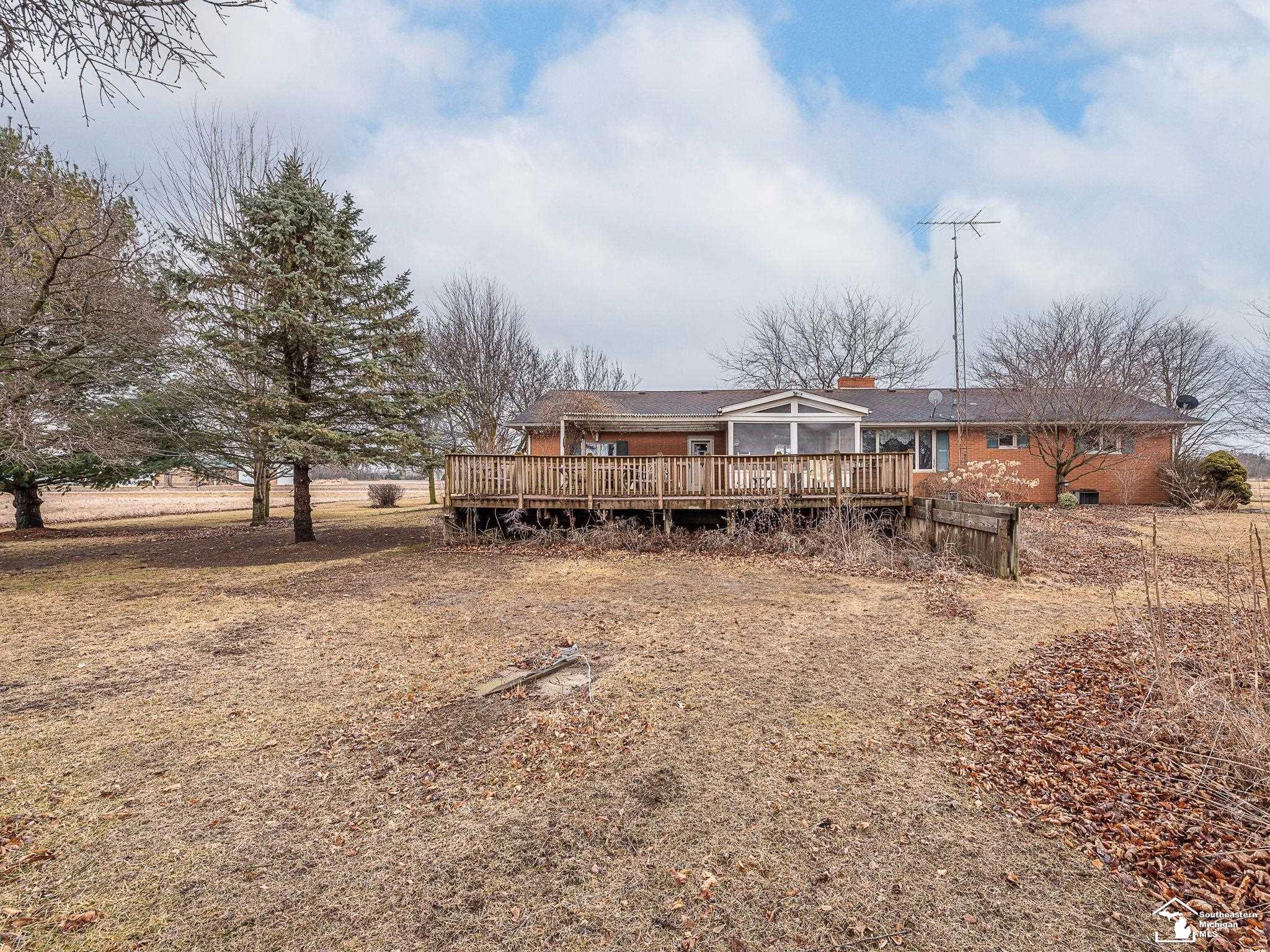 884 W Albain Road