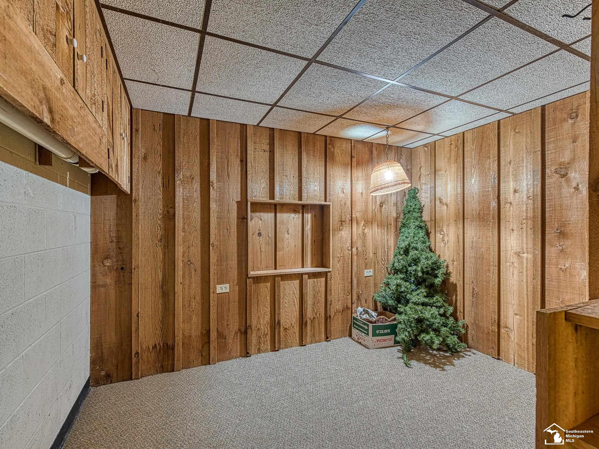 884 W Albain Road