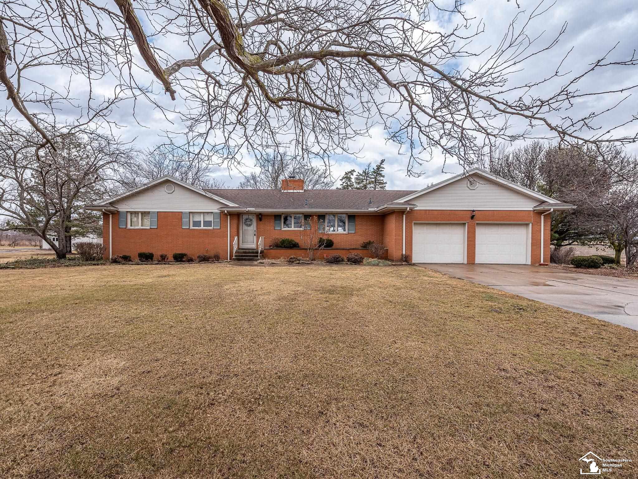 884 W Albain Road
