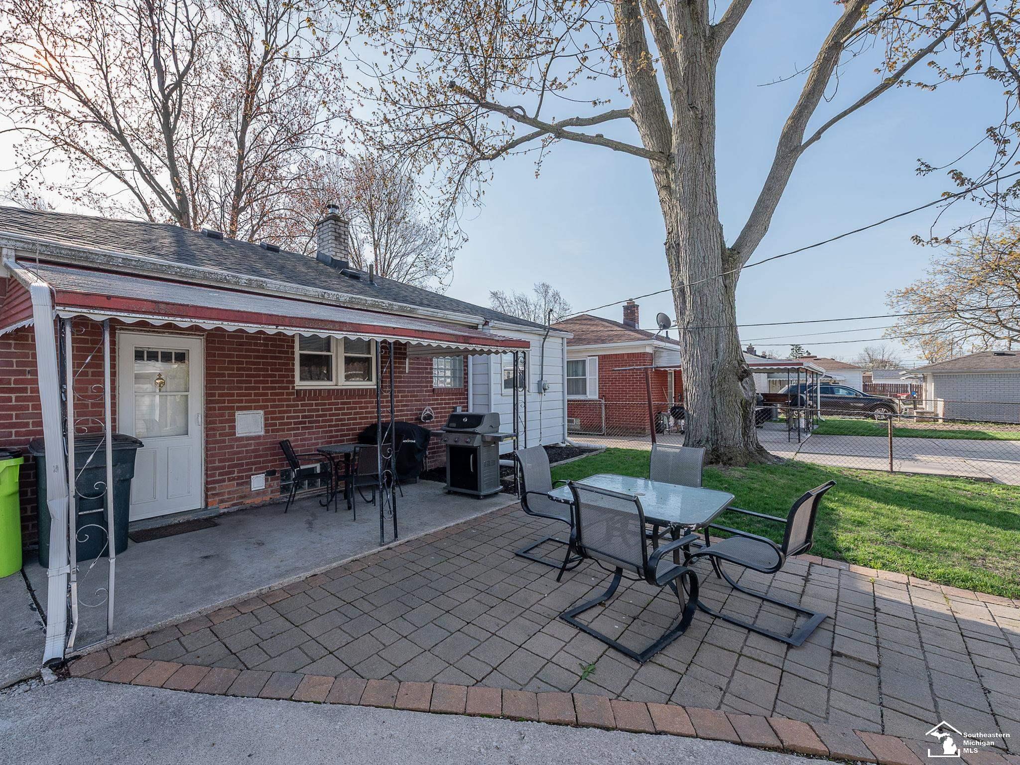 29370 Tamarack Drive