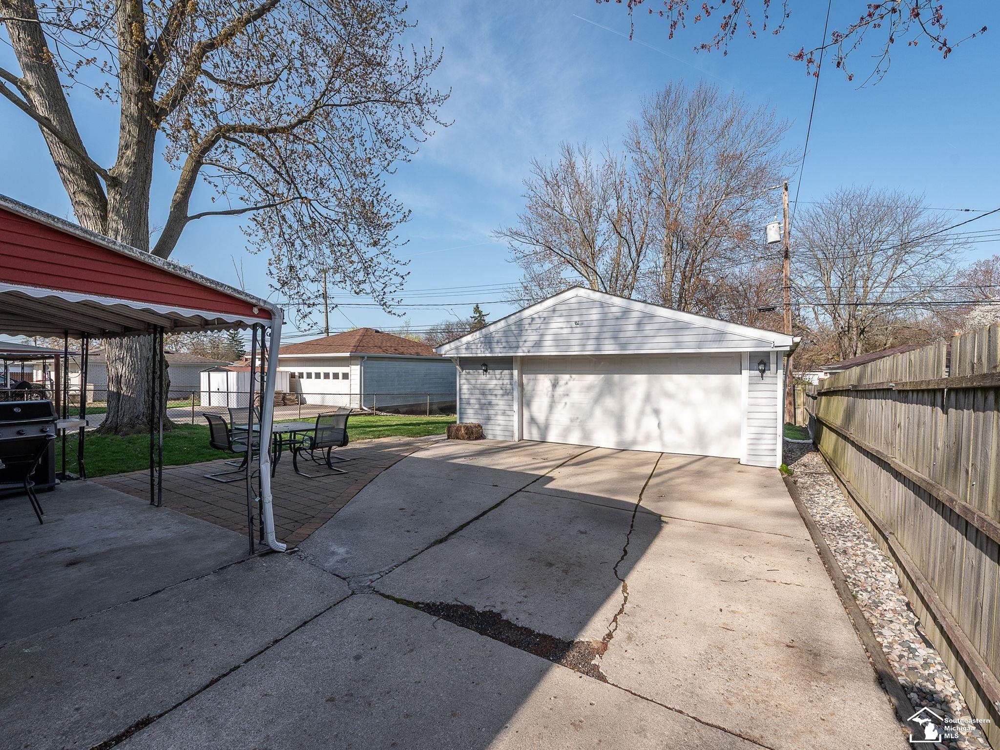 29370 Tamarack Drive