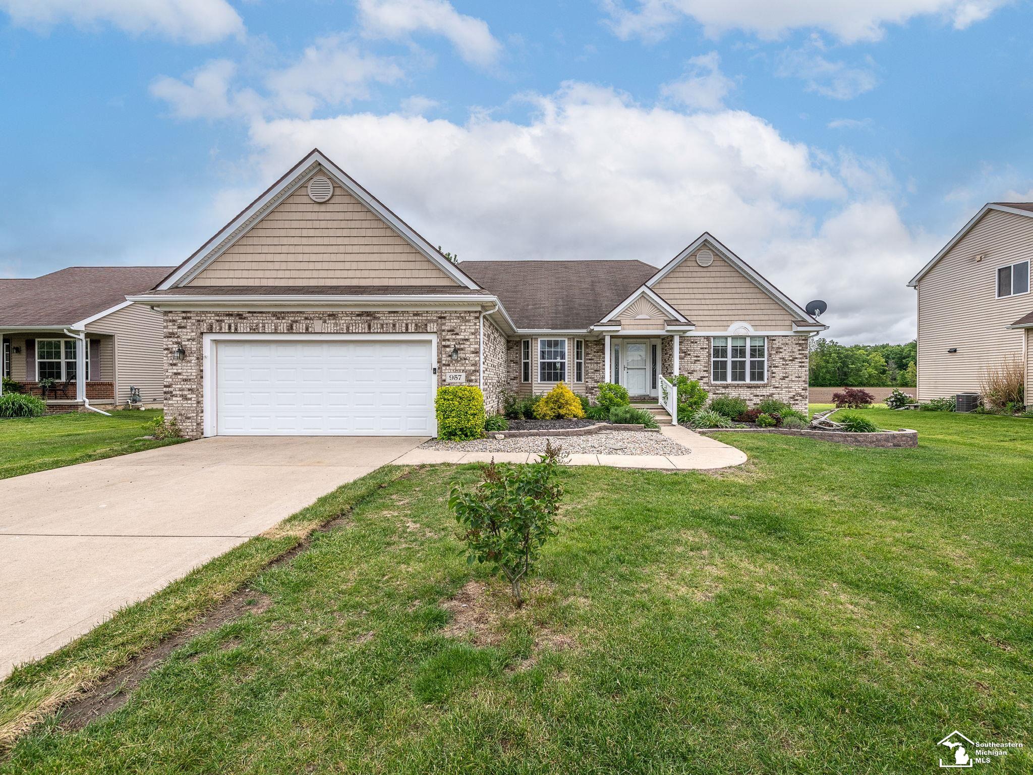 957 Plum Tree Circle