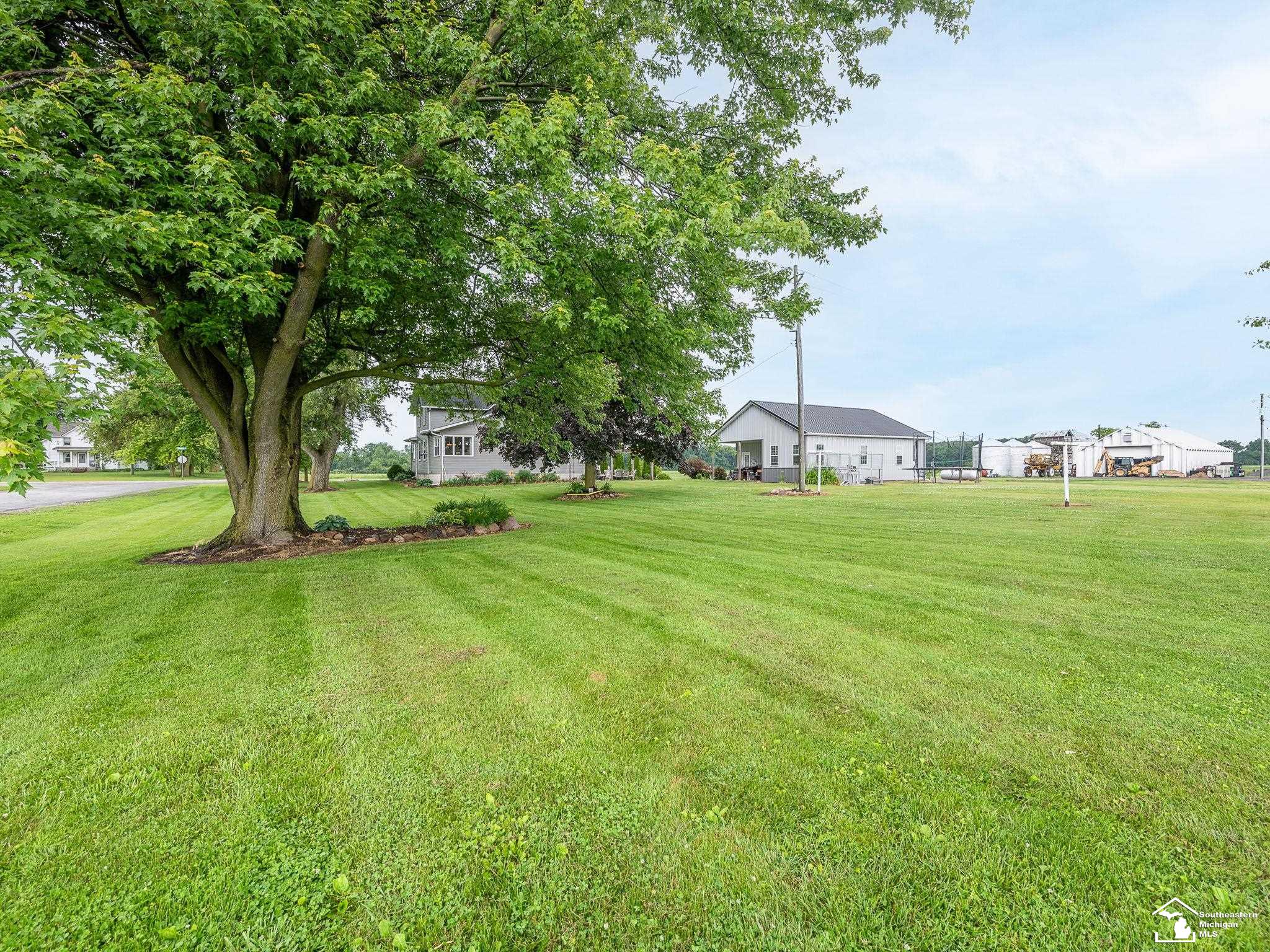 1095 Nieman Road