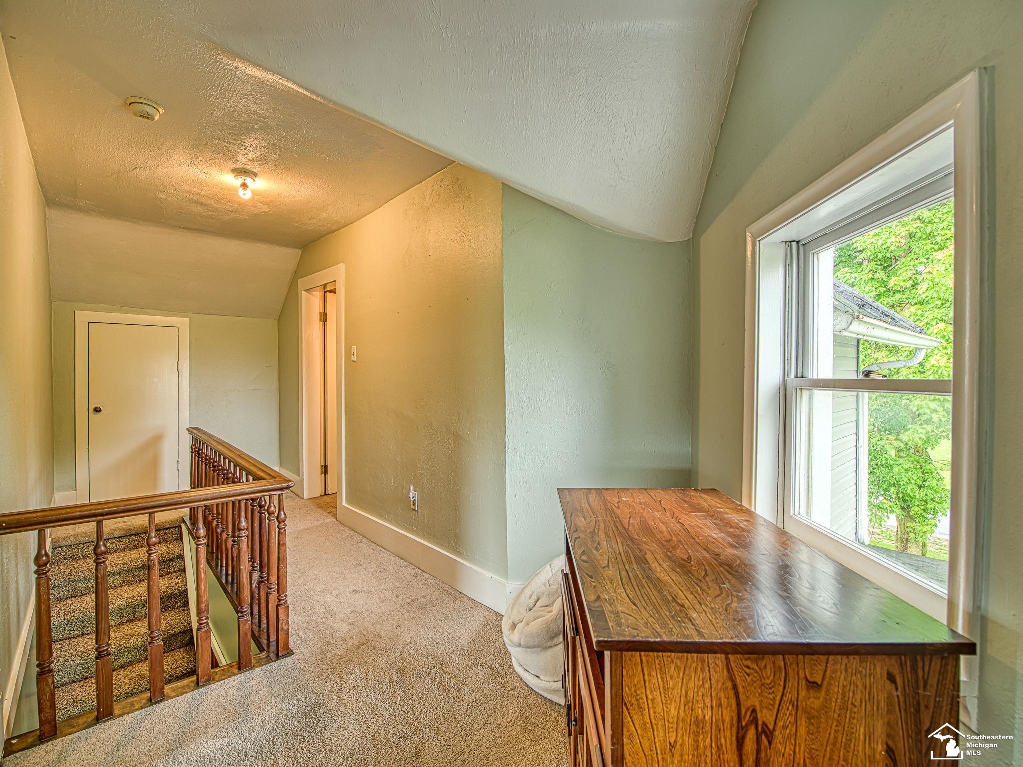 1095 Nieman Road