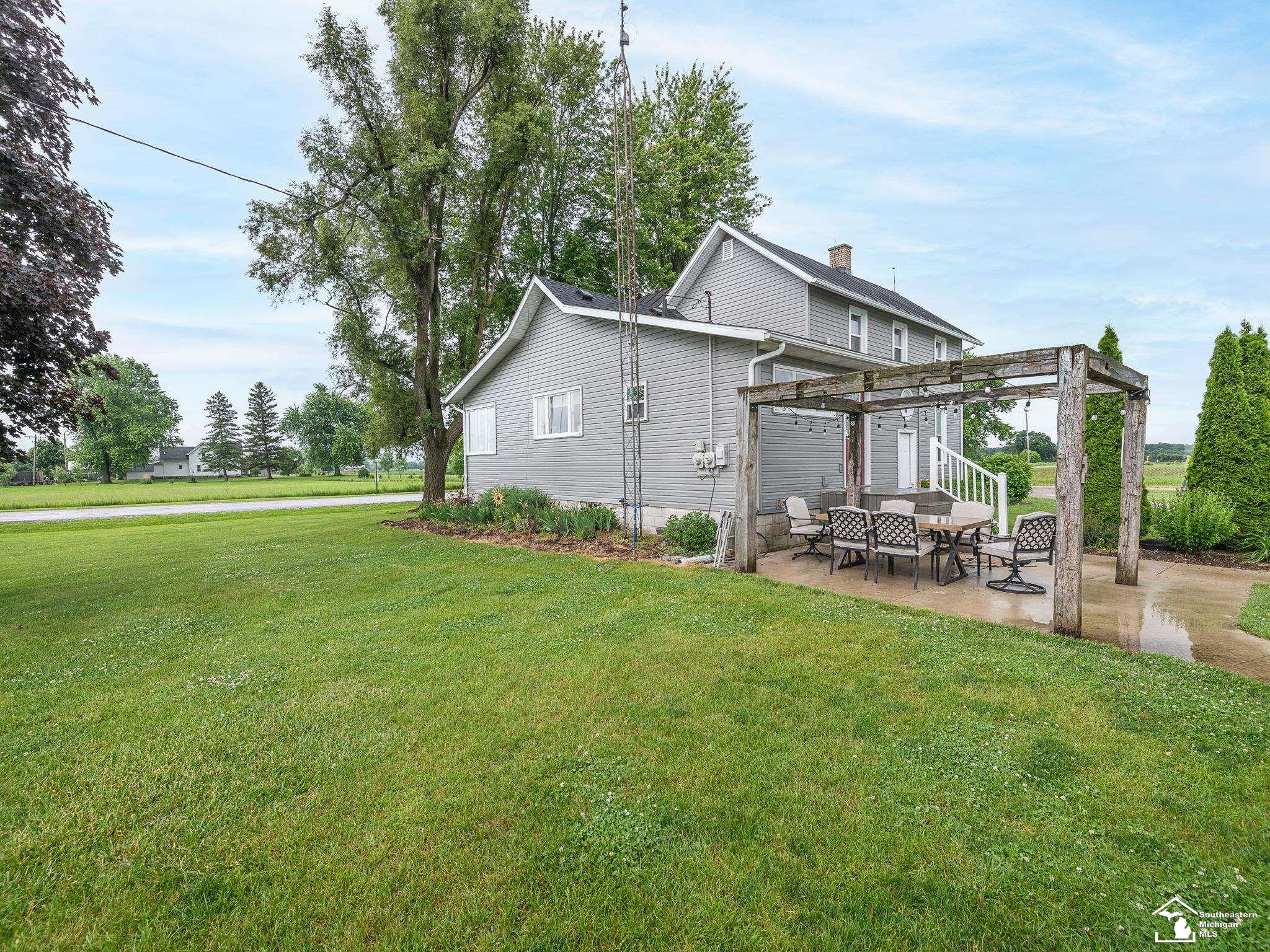 1095 Nieman Road