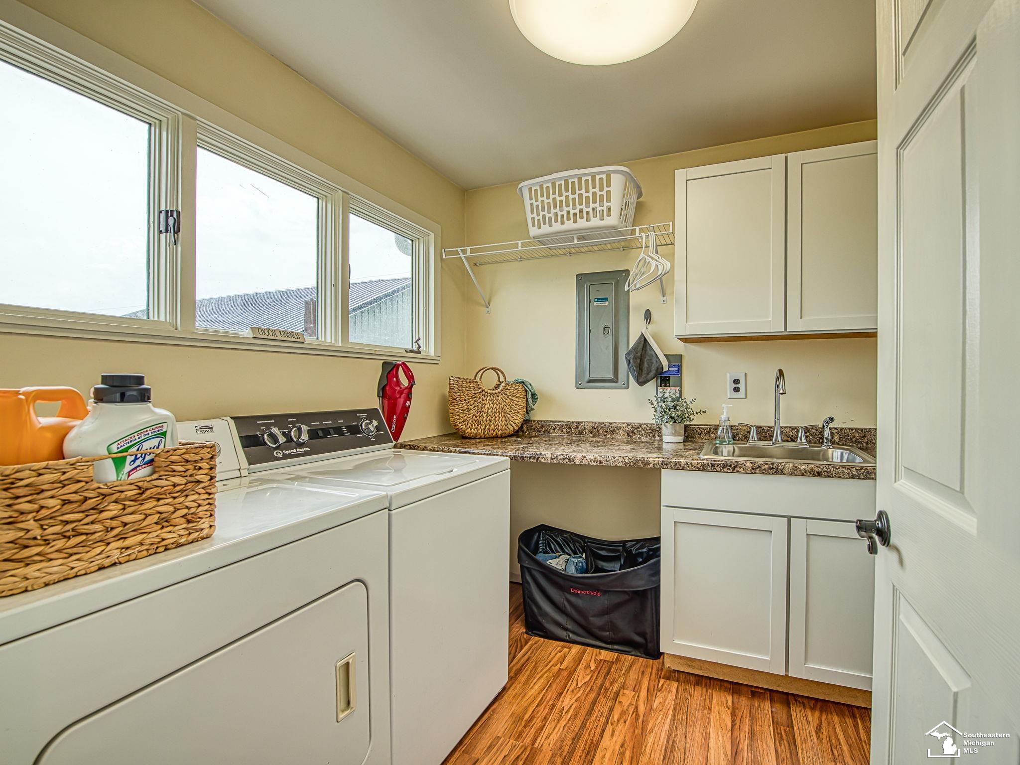 1095 Nieman Road