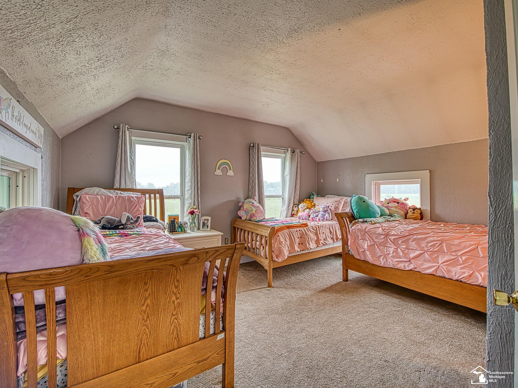 1095 Nieman Road