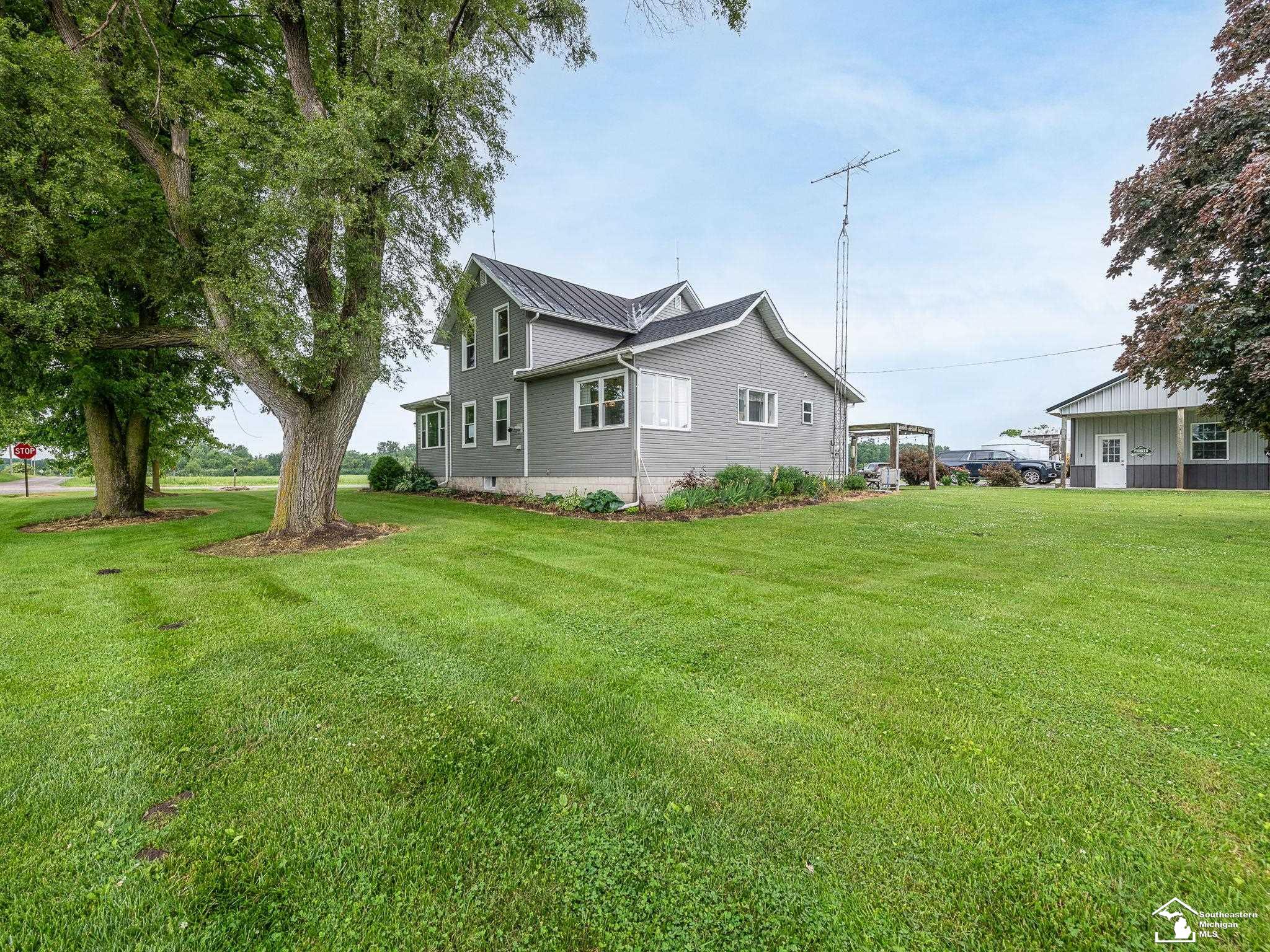 1095 Nieman Road