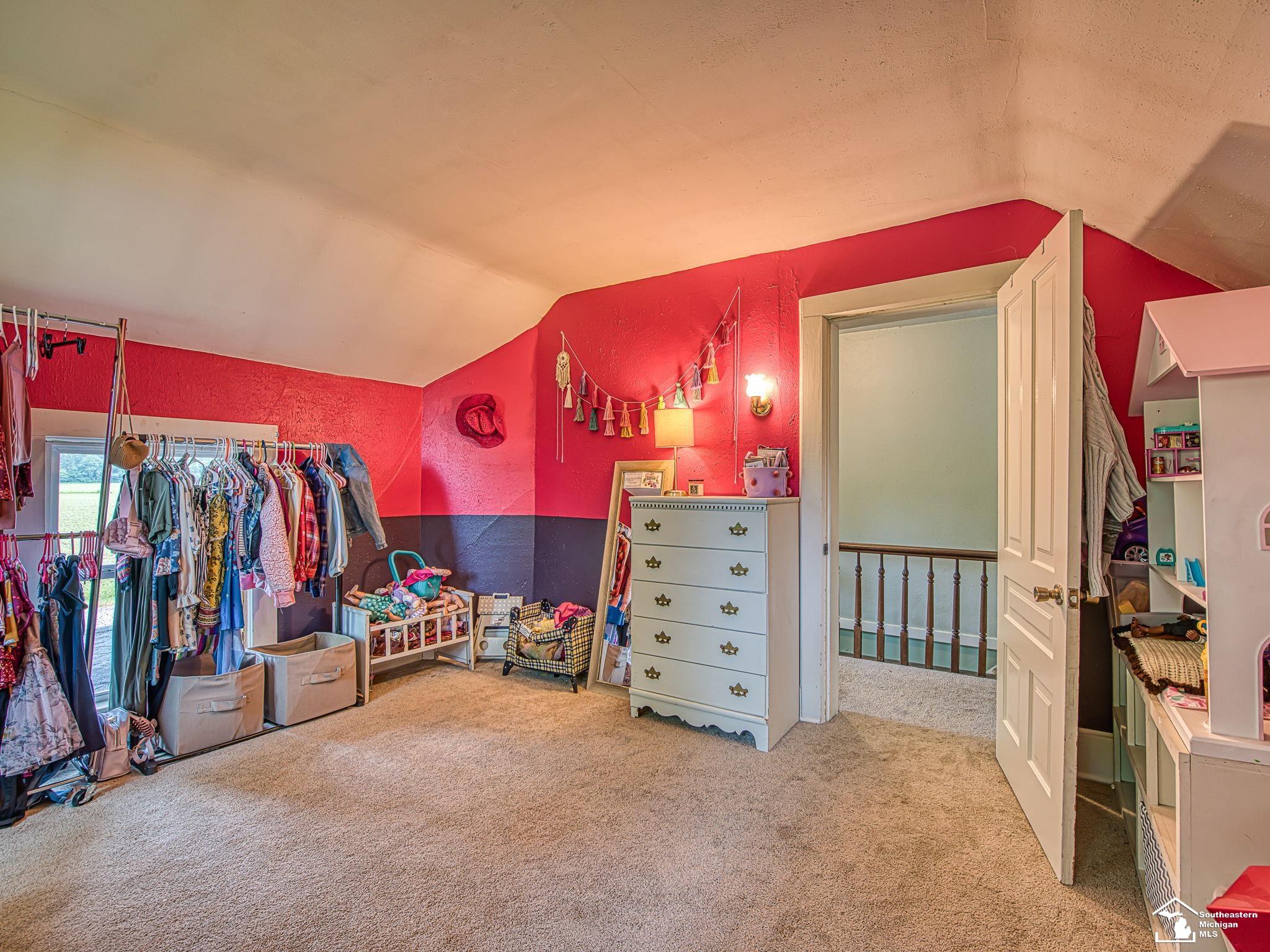 1095 Nieman Road
