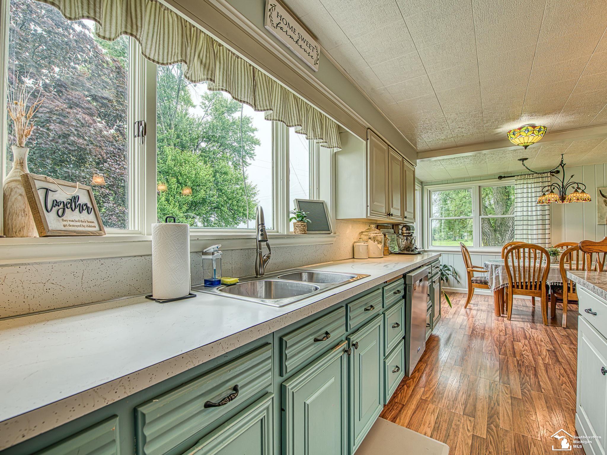 1095 Nieman Road