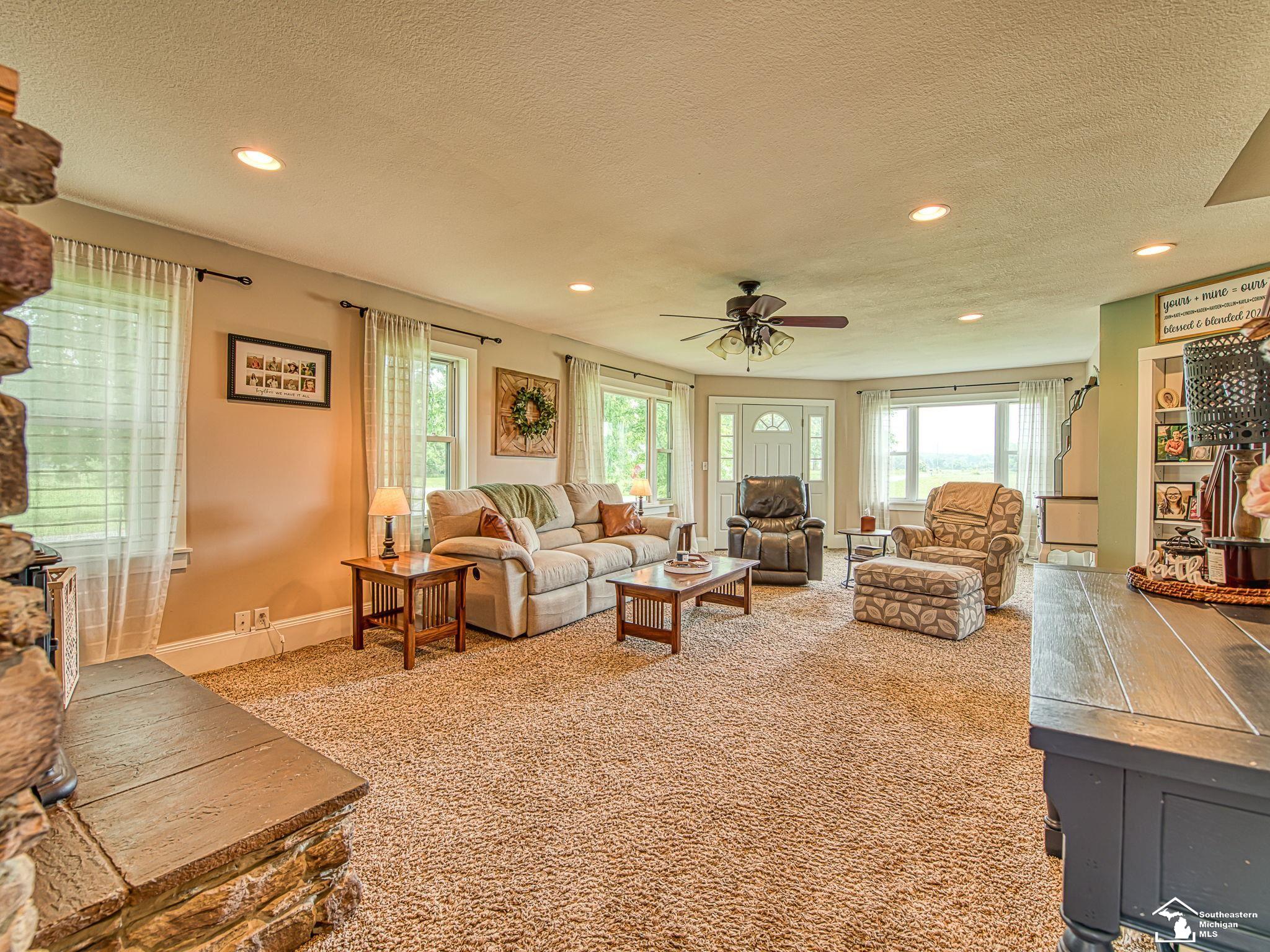 1095 Nieman Road