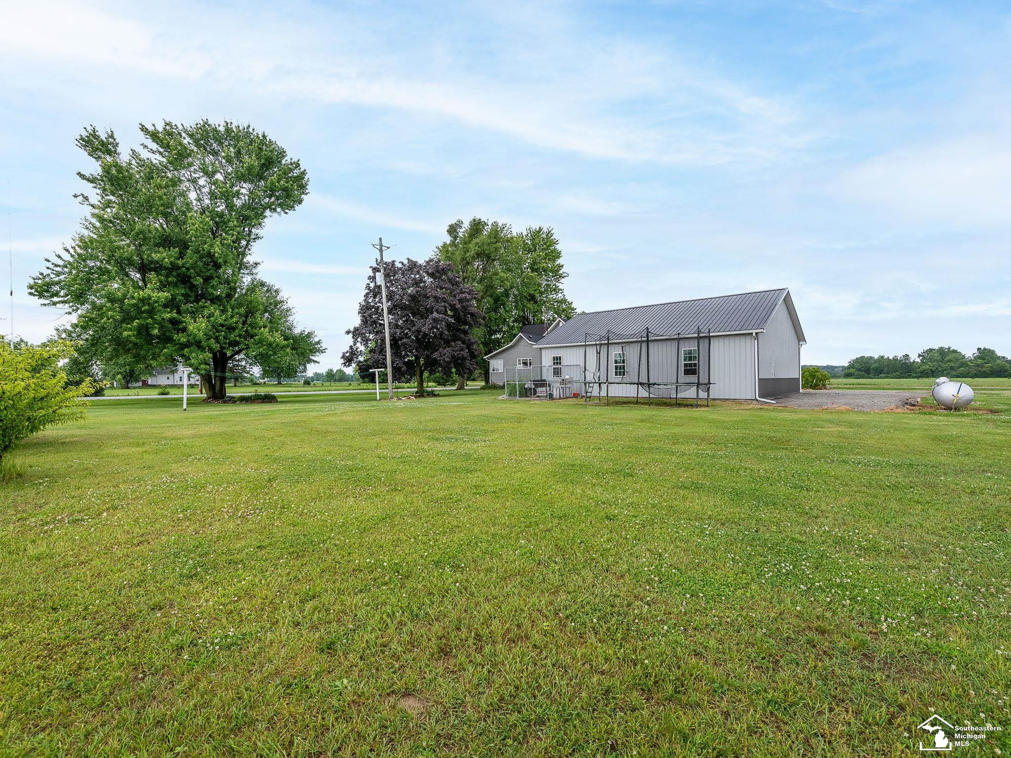 1095 Nieman Road