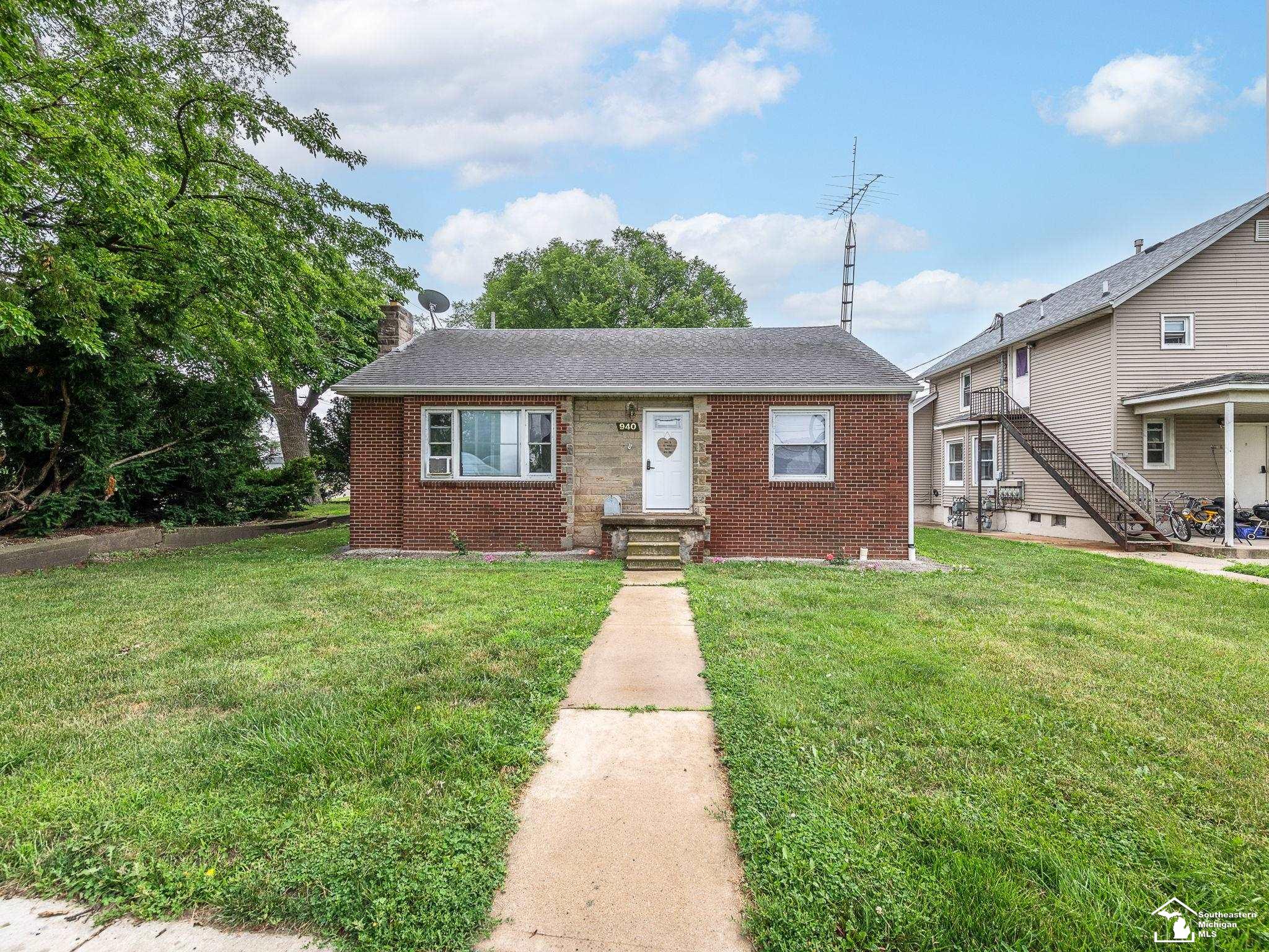 926 E Front Street