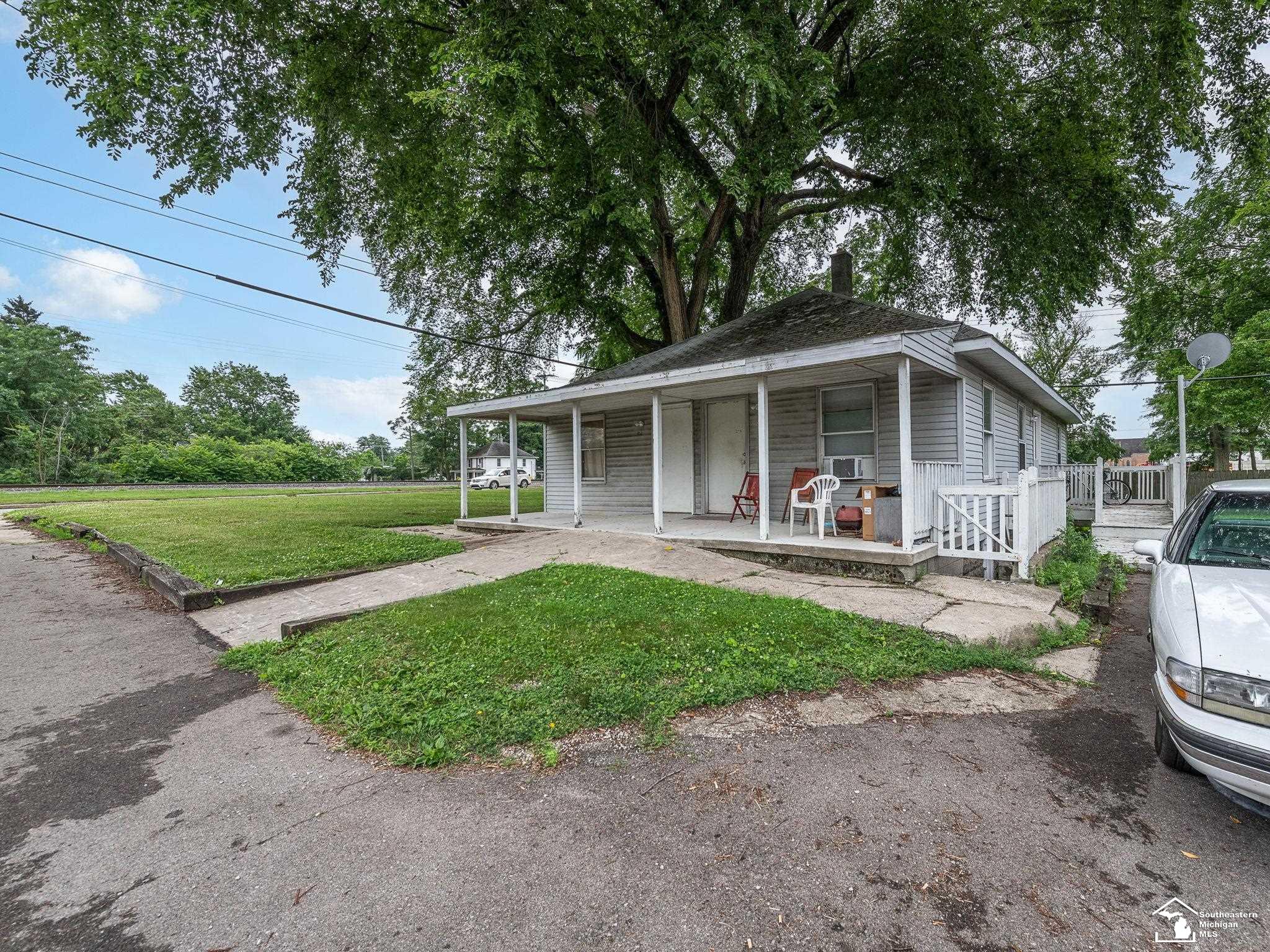 926 E Front Street