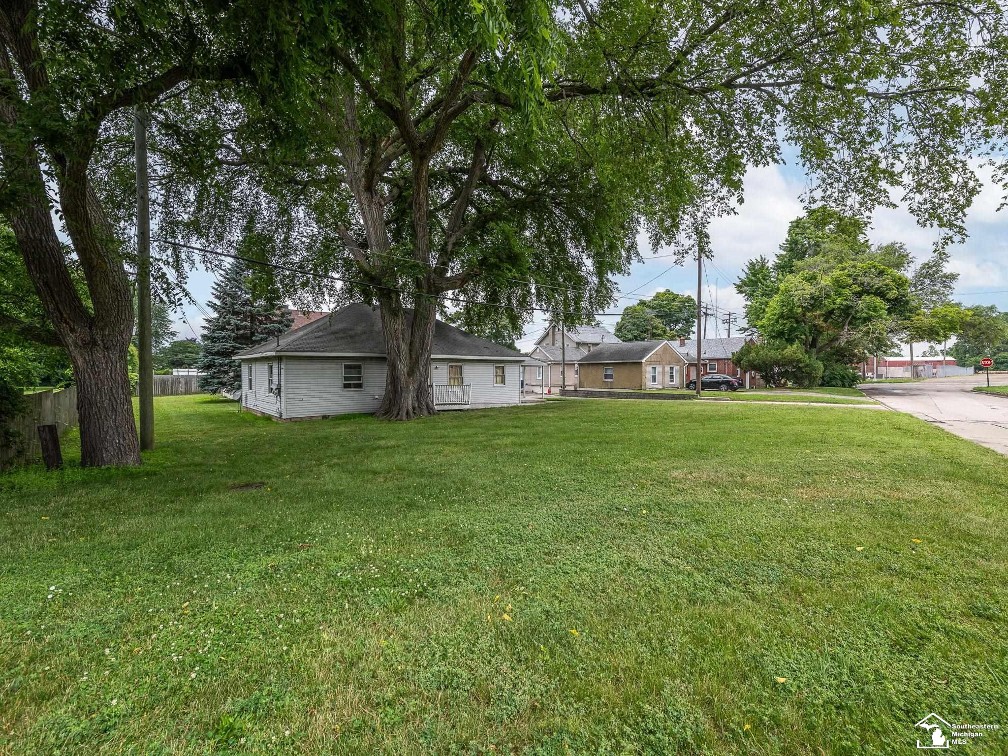 926 E Front Street
