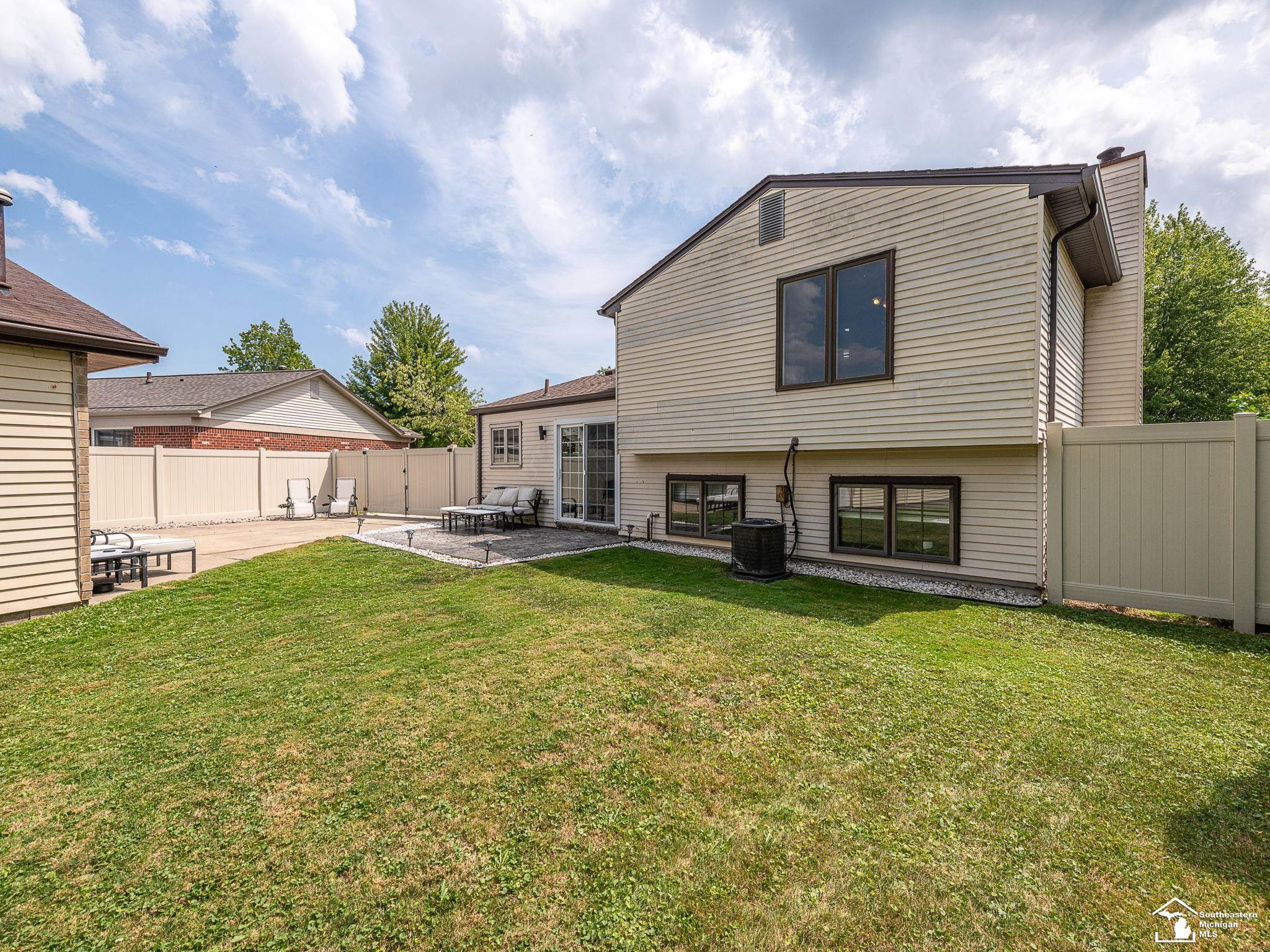 19010 Arlington Drive