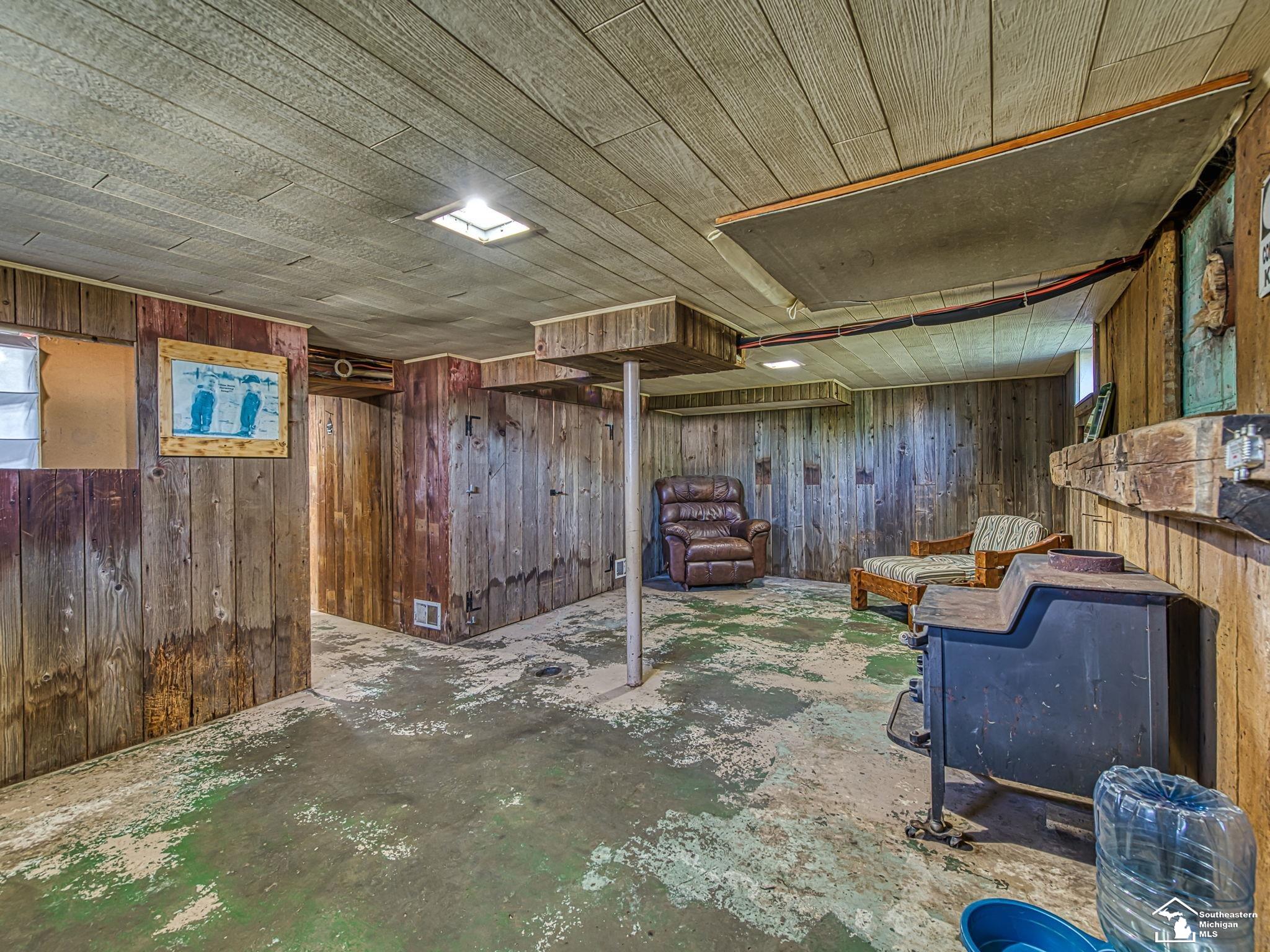 16325 Dixon Road