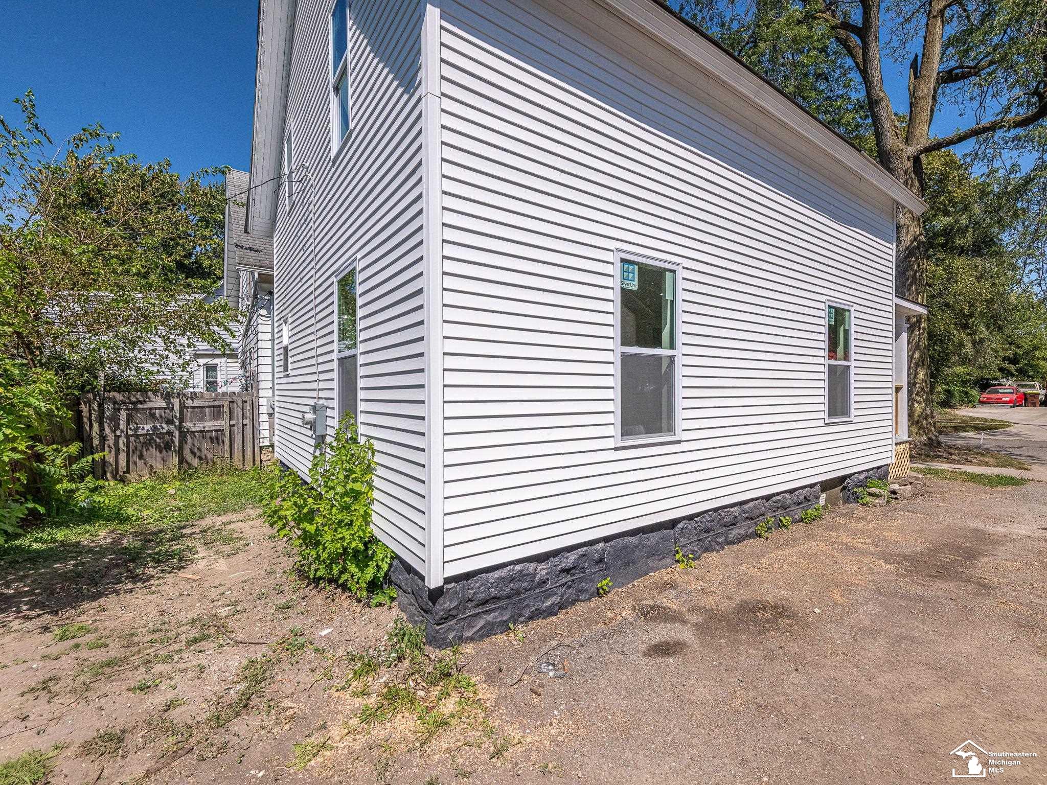 109 W 5th Street