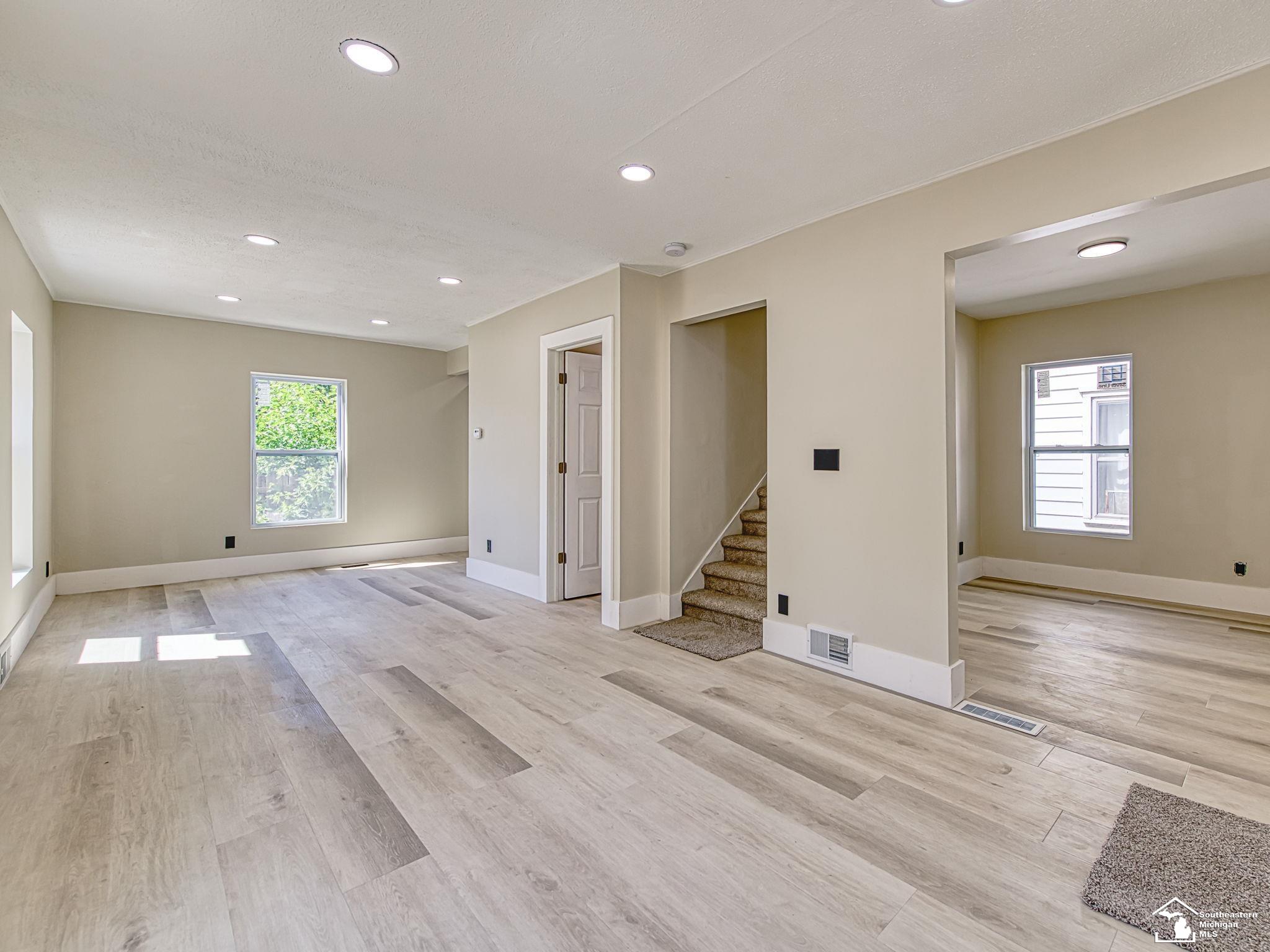 109 W 5th Street