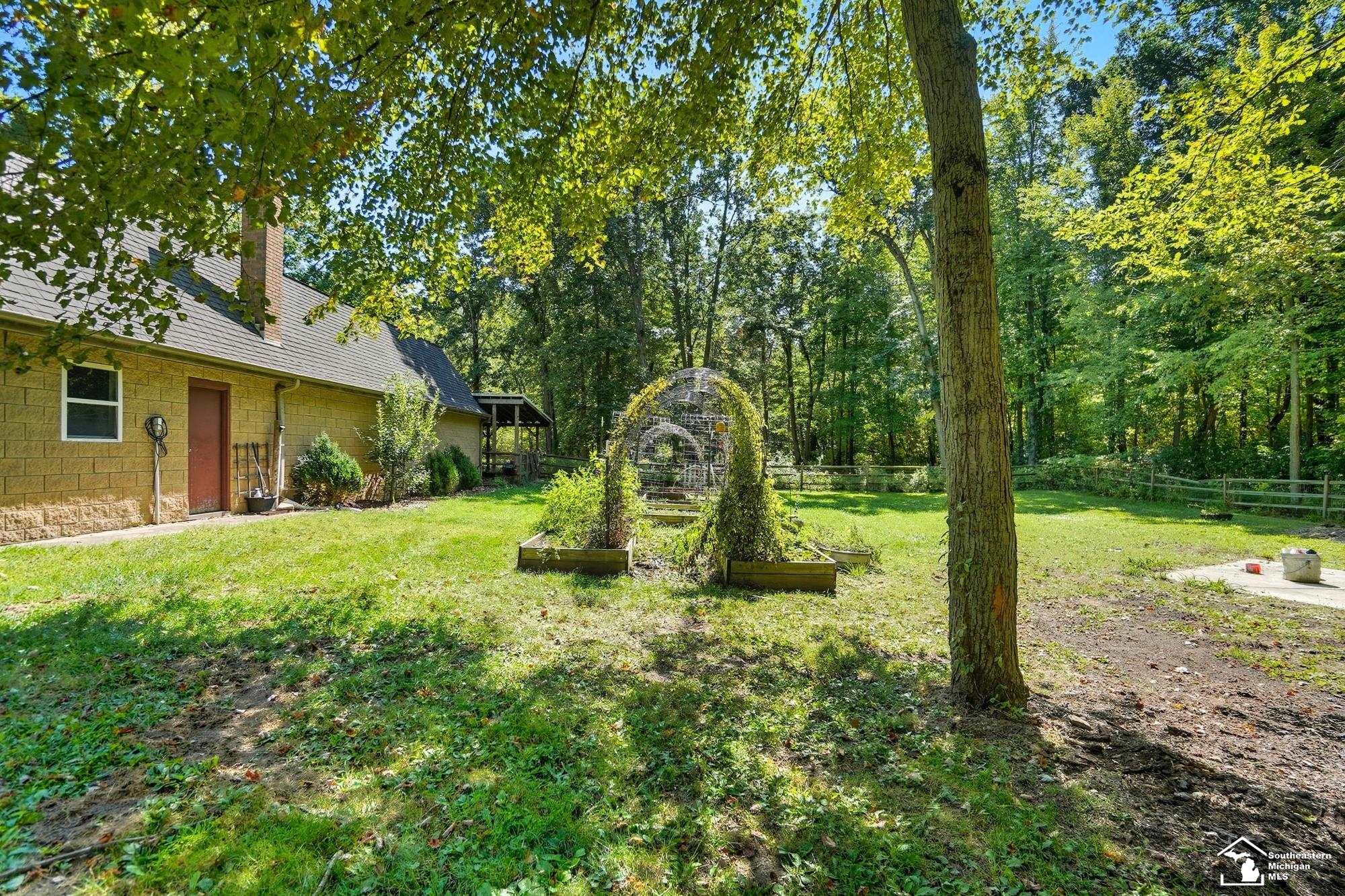 2200 Meanwell Rd Road