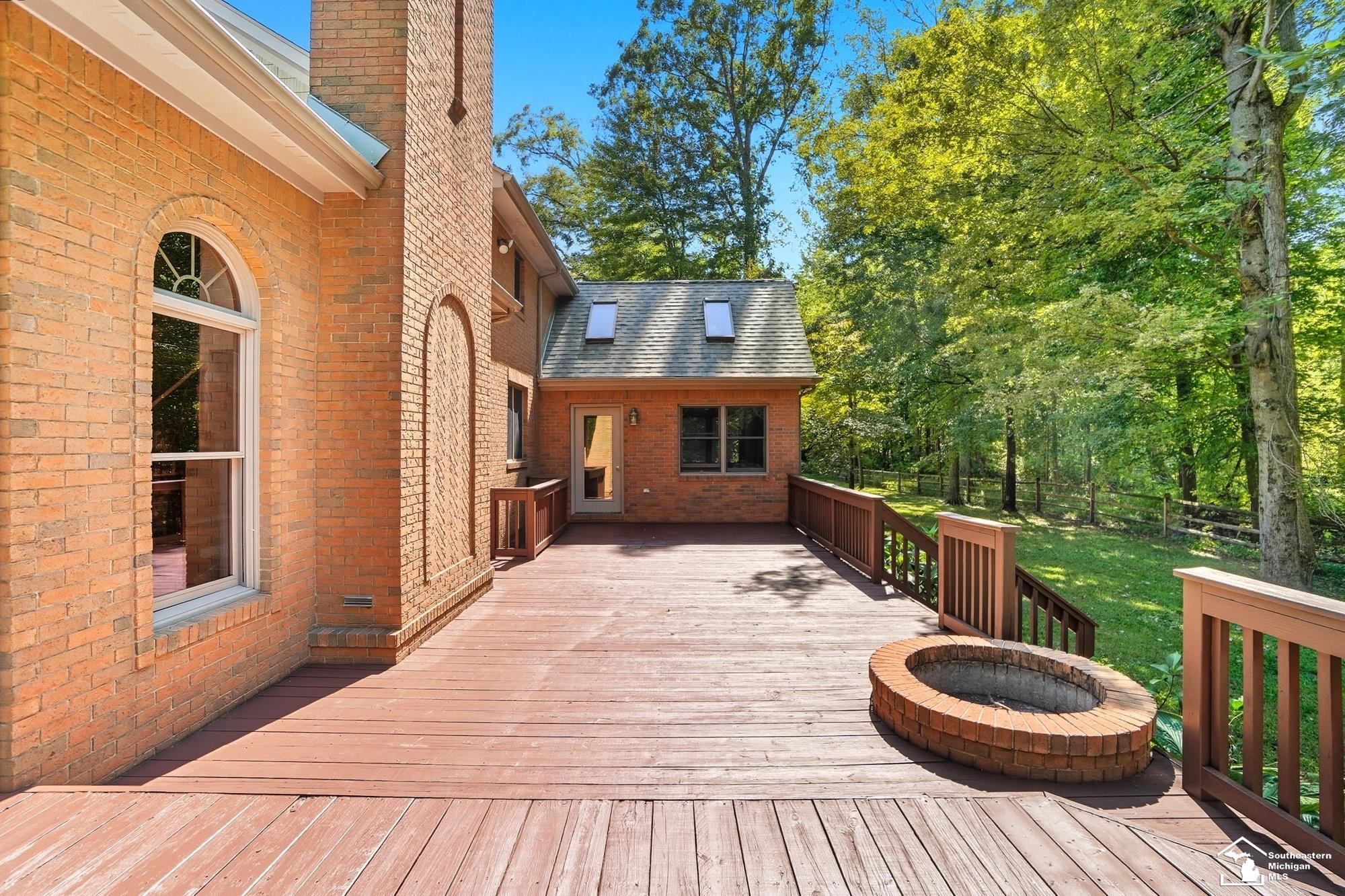 2200 Meanwell Rd Road