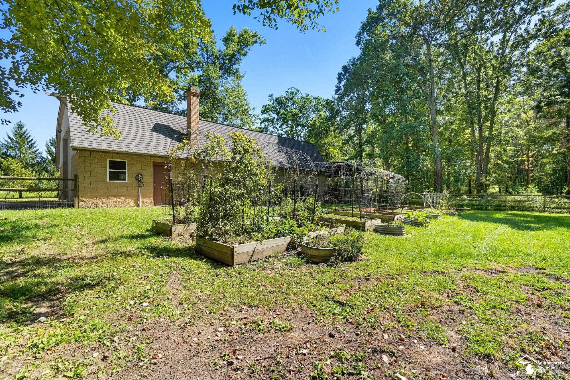 2200 Meanwell Rd Road