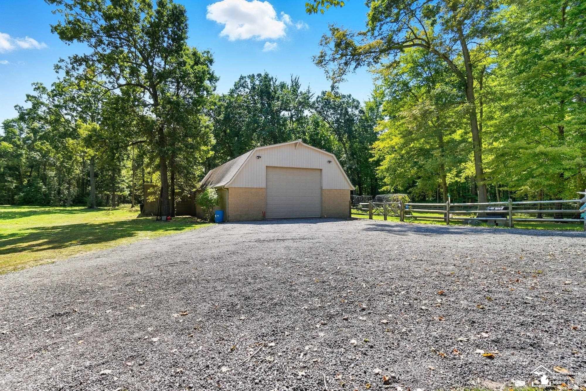 2200 Meanwell Rd Road