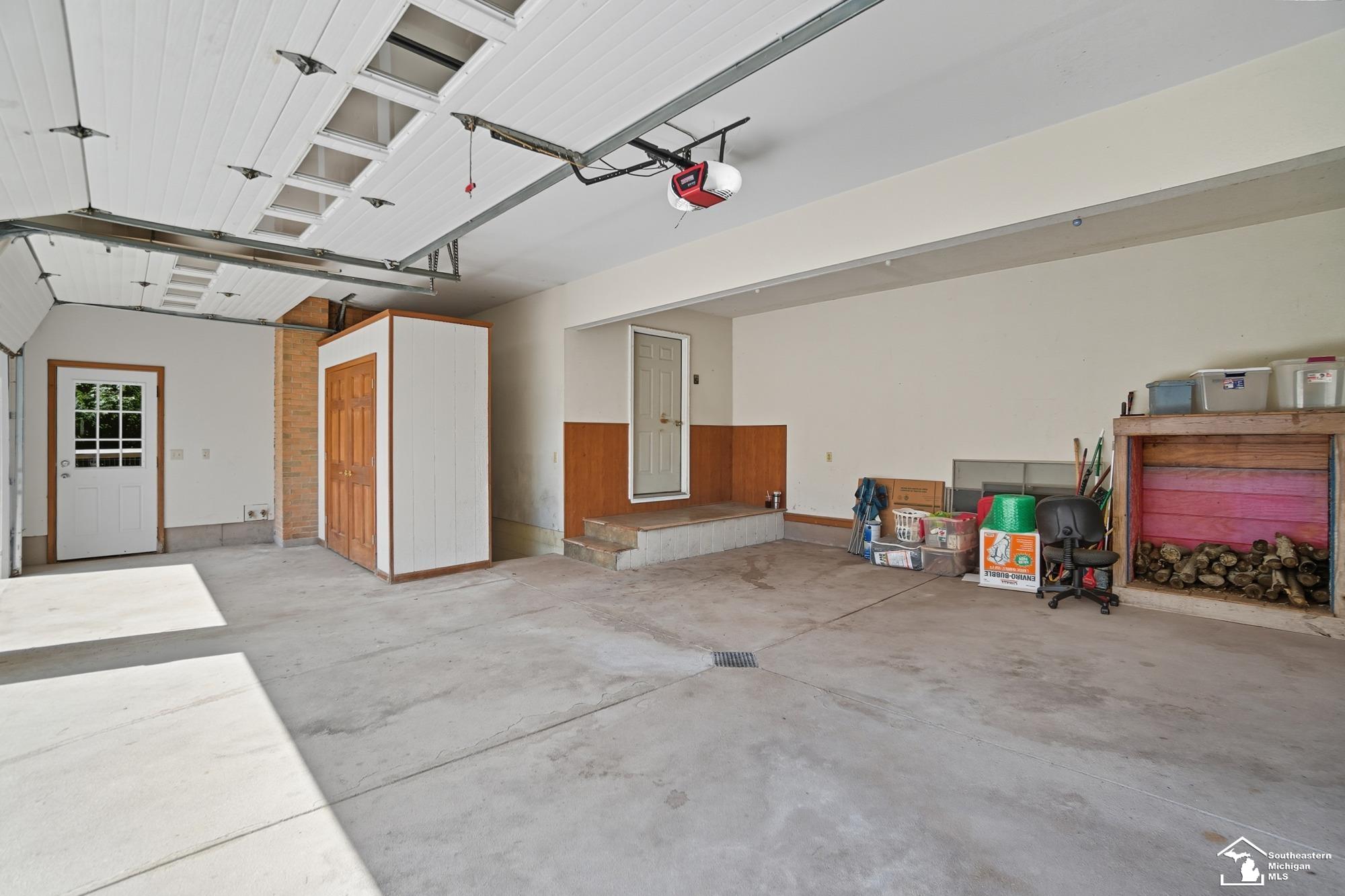2200 Meanwell Rd Road