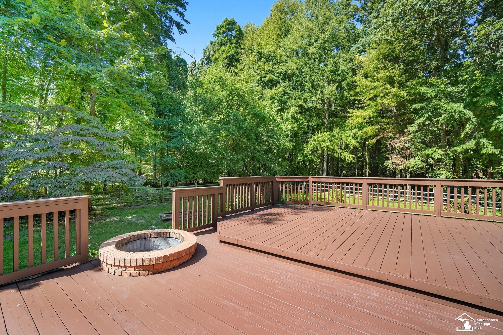 2200 Meanwell Rd Road