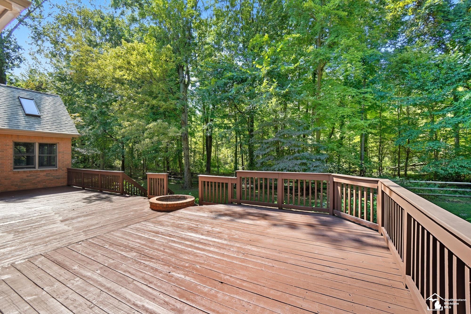 2200 Meanwell Rd Road