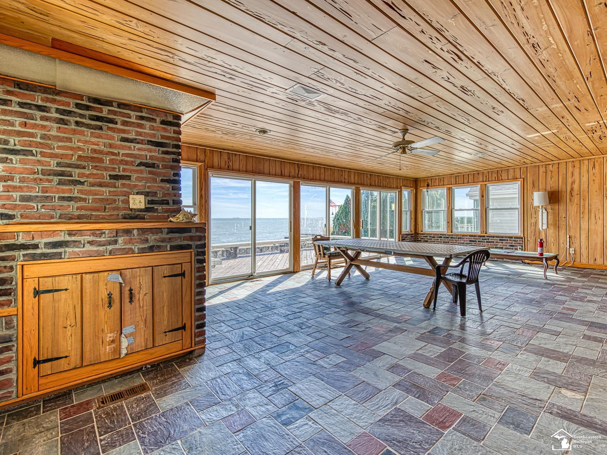 12294 Lakeshore Drive
