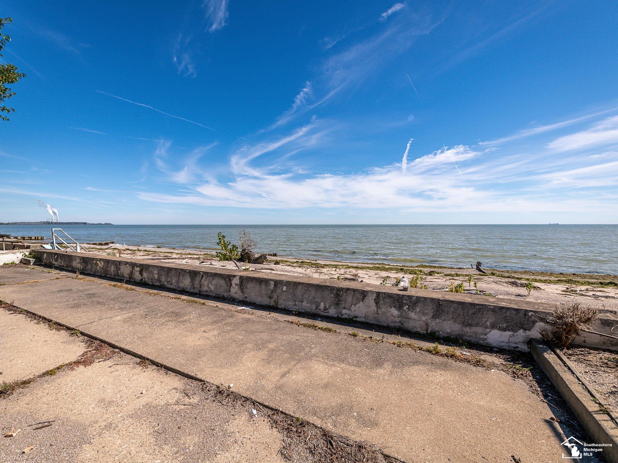 12294 Lakeshore Drive