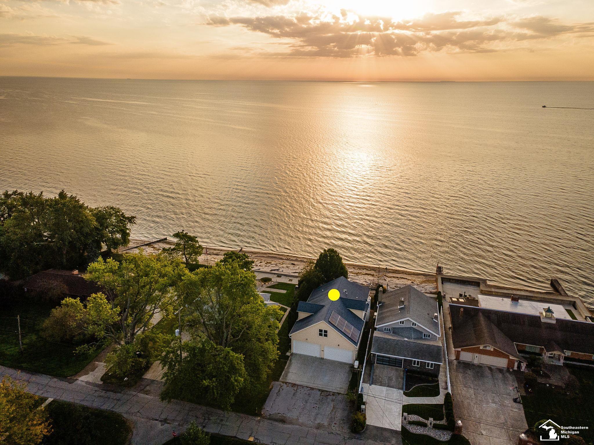 12294 Lakeshore Drive