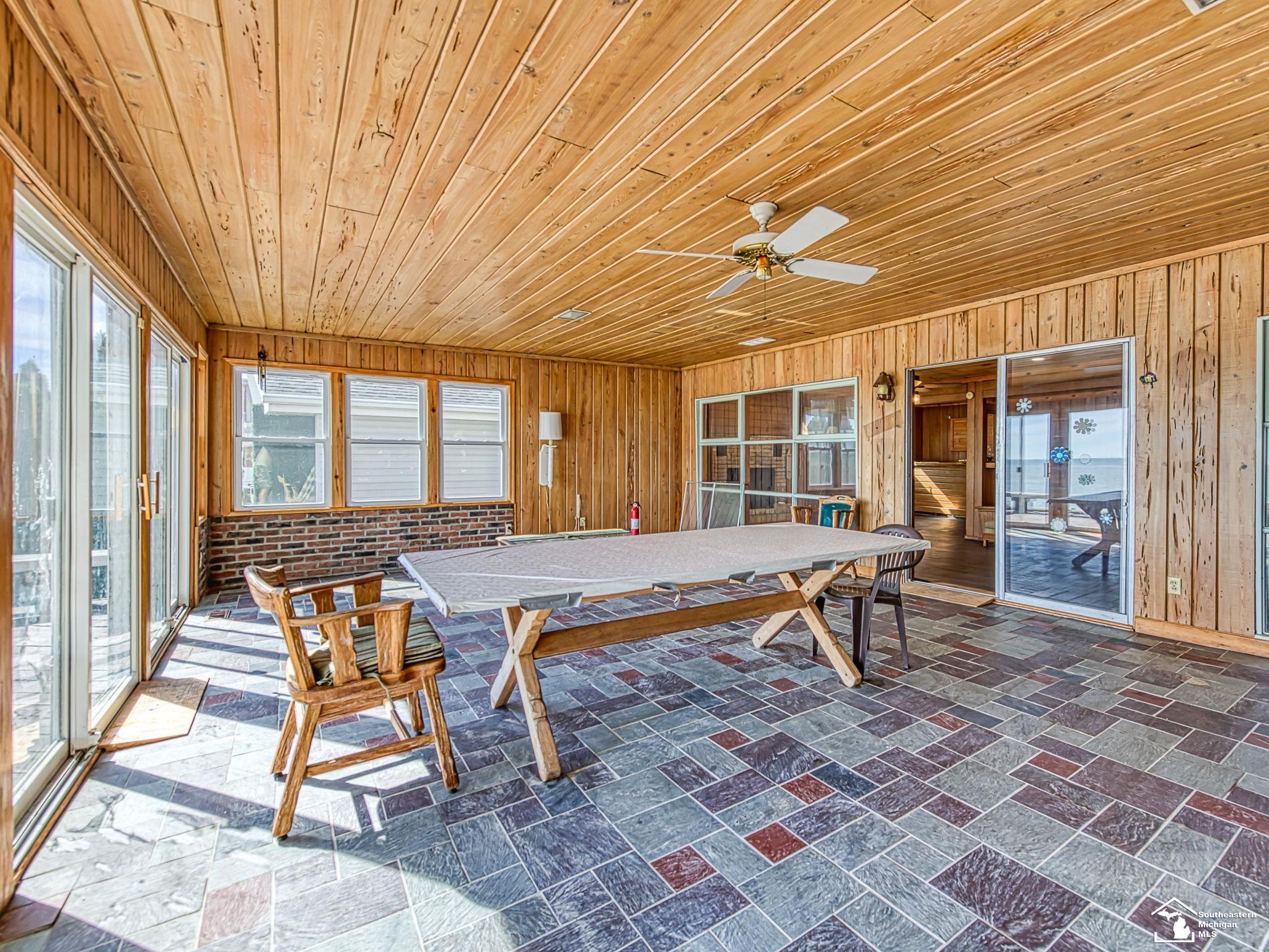 12294 Lakeshore Drive