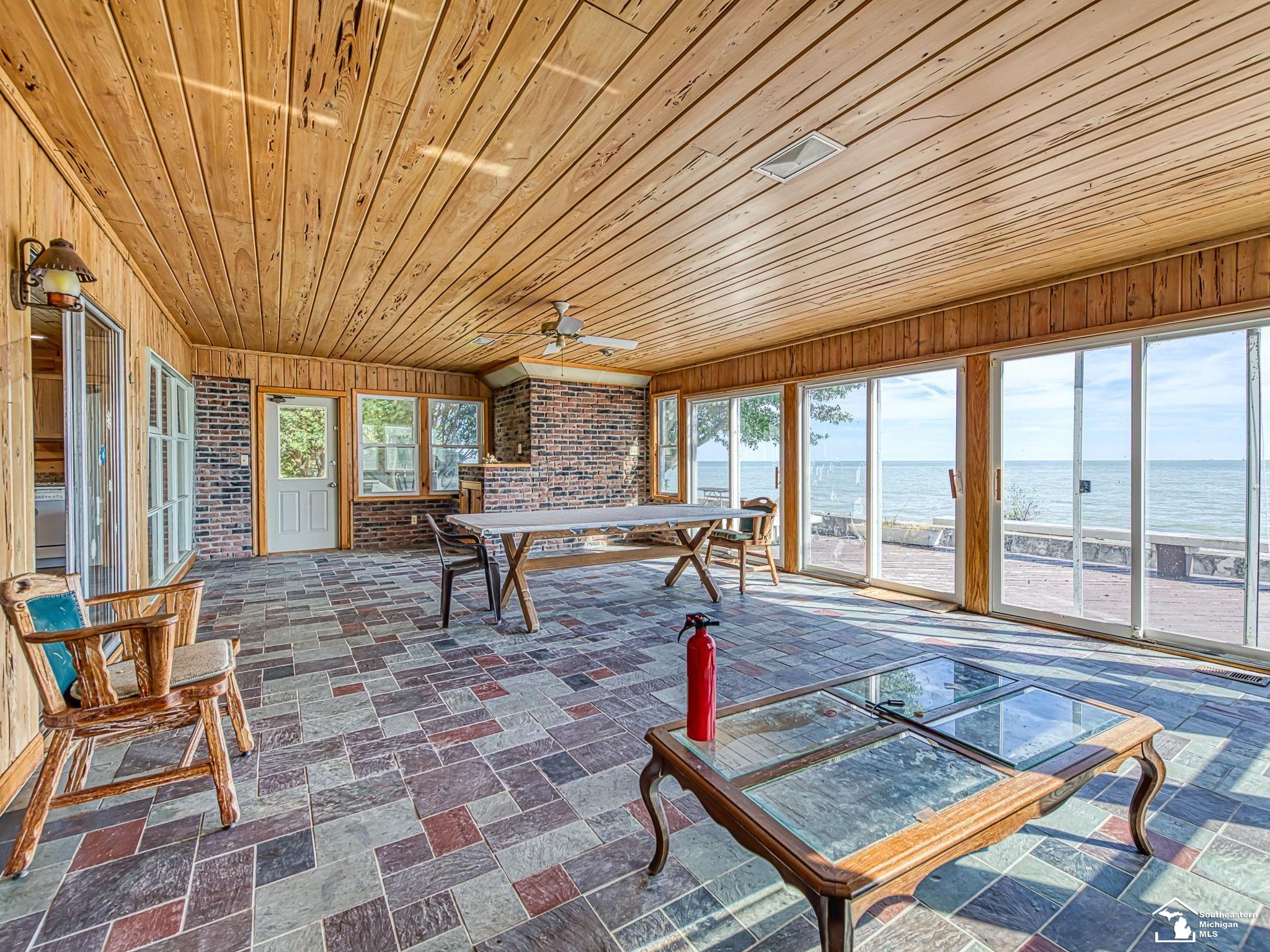 12294 Lakeshore Drive