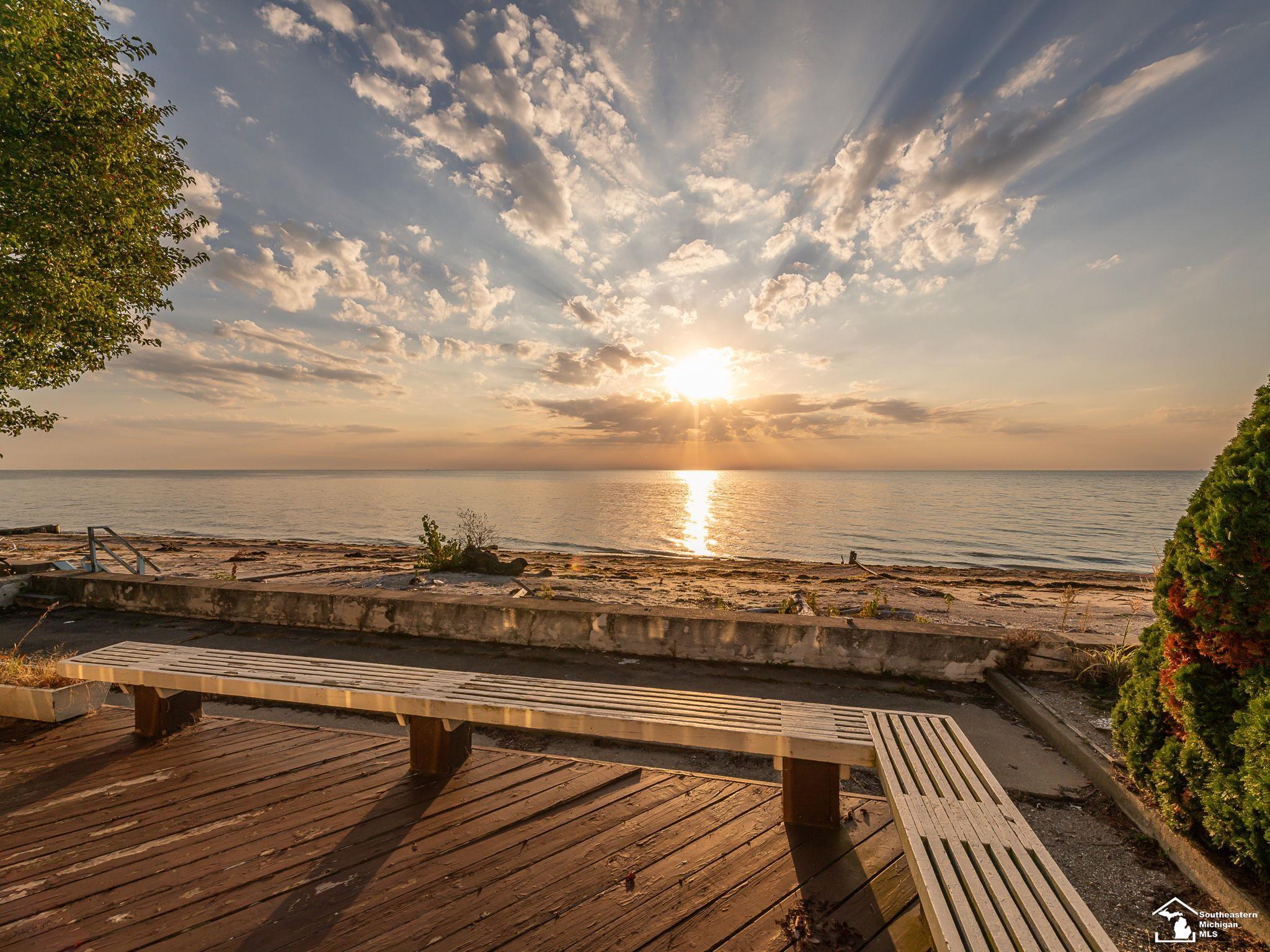 12294 Lakeshore Drive