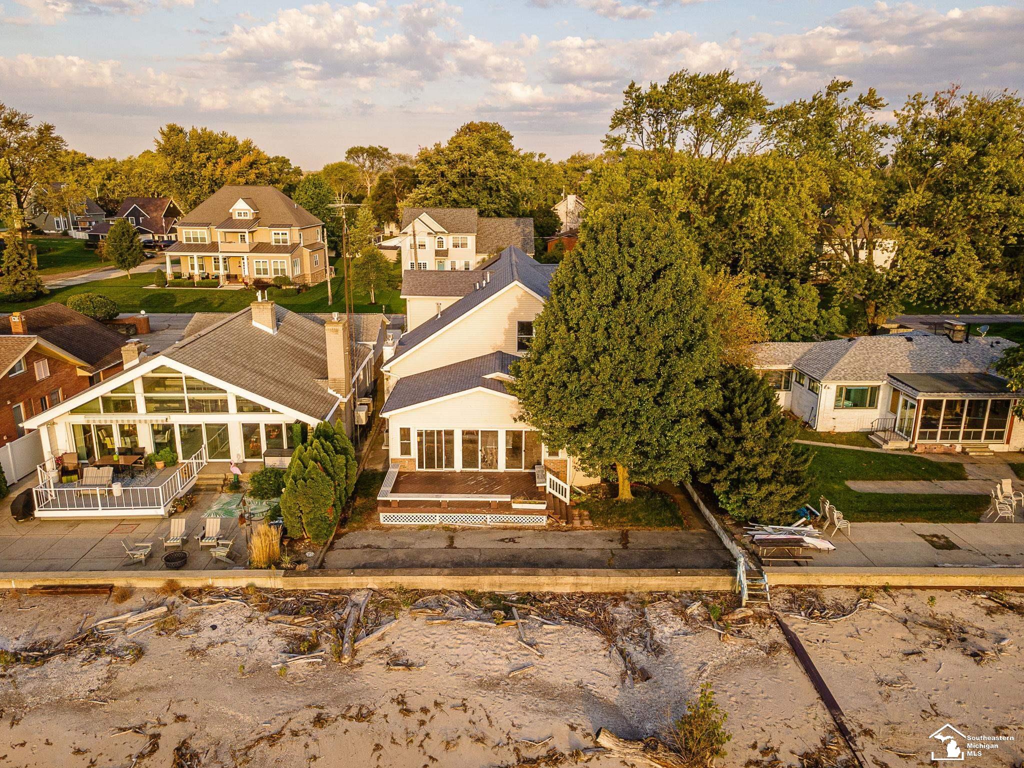 12294 Lakeshore Drive