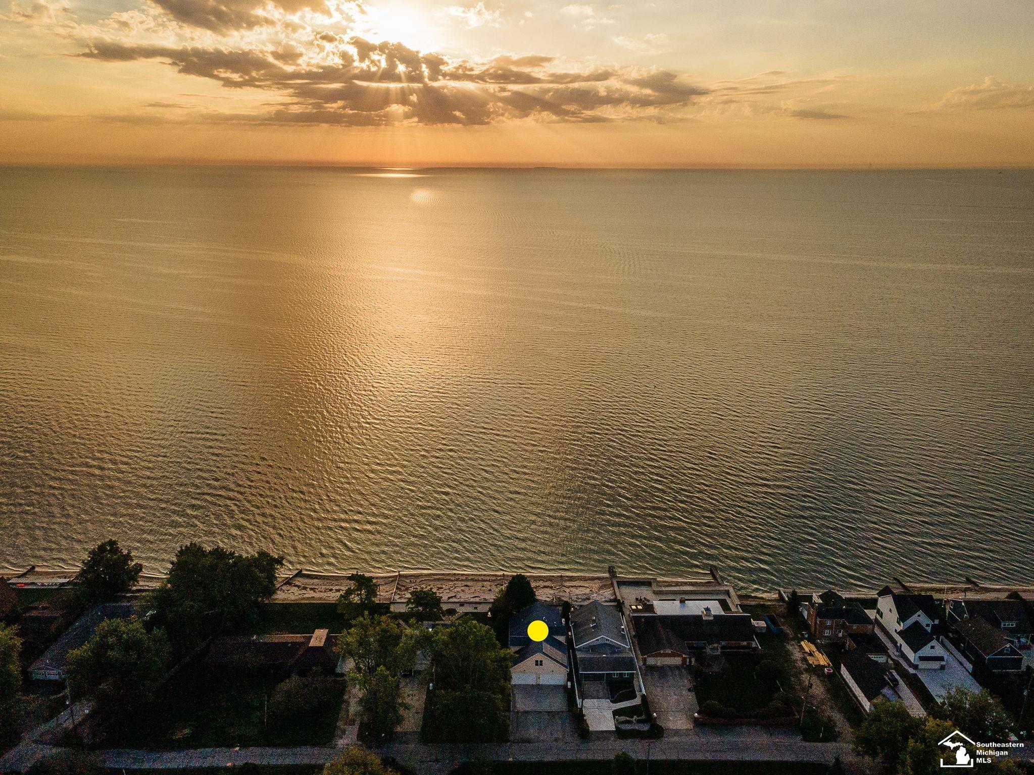 12294 Lakeshore Drive